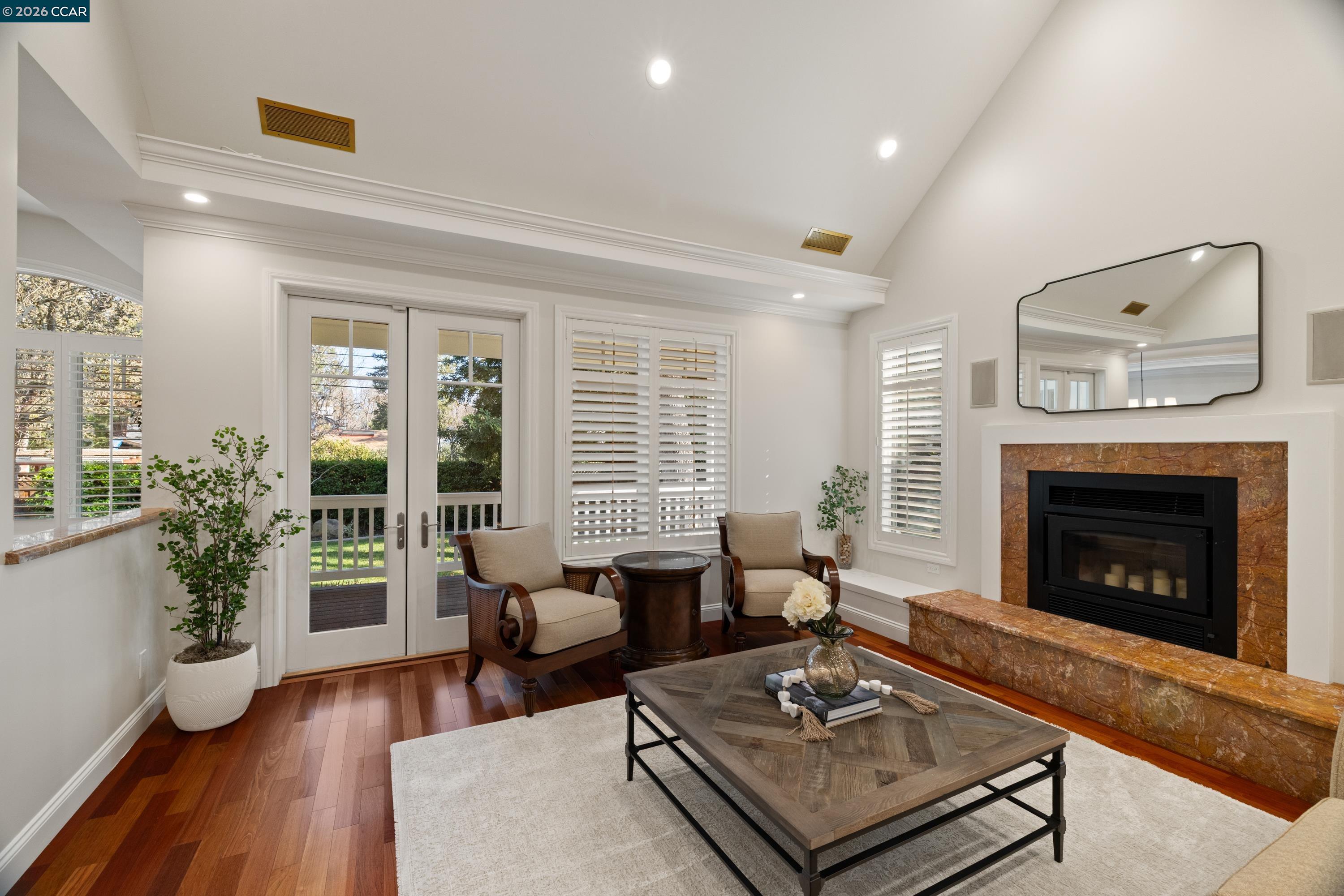 Detail Gallery Image 8 of 60 For 1910 Glenhaven Ave, Walnut Creek,  CA 94595 - 5 Beds | 3/3 Baths