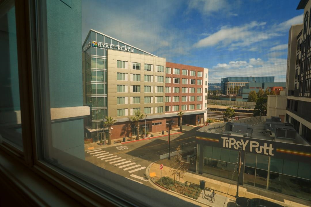 Detail Gallery Image 23 of 25 For 1587 Brunswig, Emeryville,  CA 94806 - 2 Beds | 1 Baths