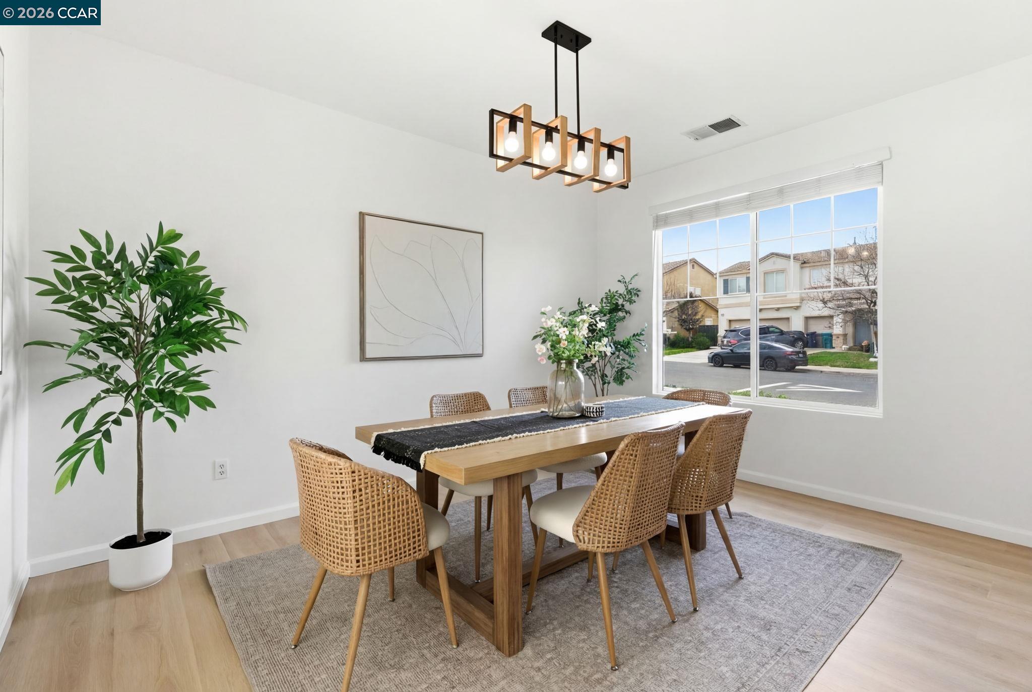 Detail Gallery Image 8 of 60 For 1871 Ventura Dr, Pittsburg,  CA 94565 - 4 Beds | 2 Baths