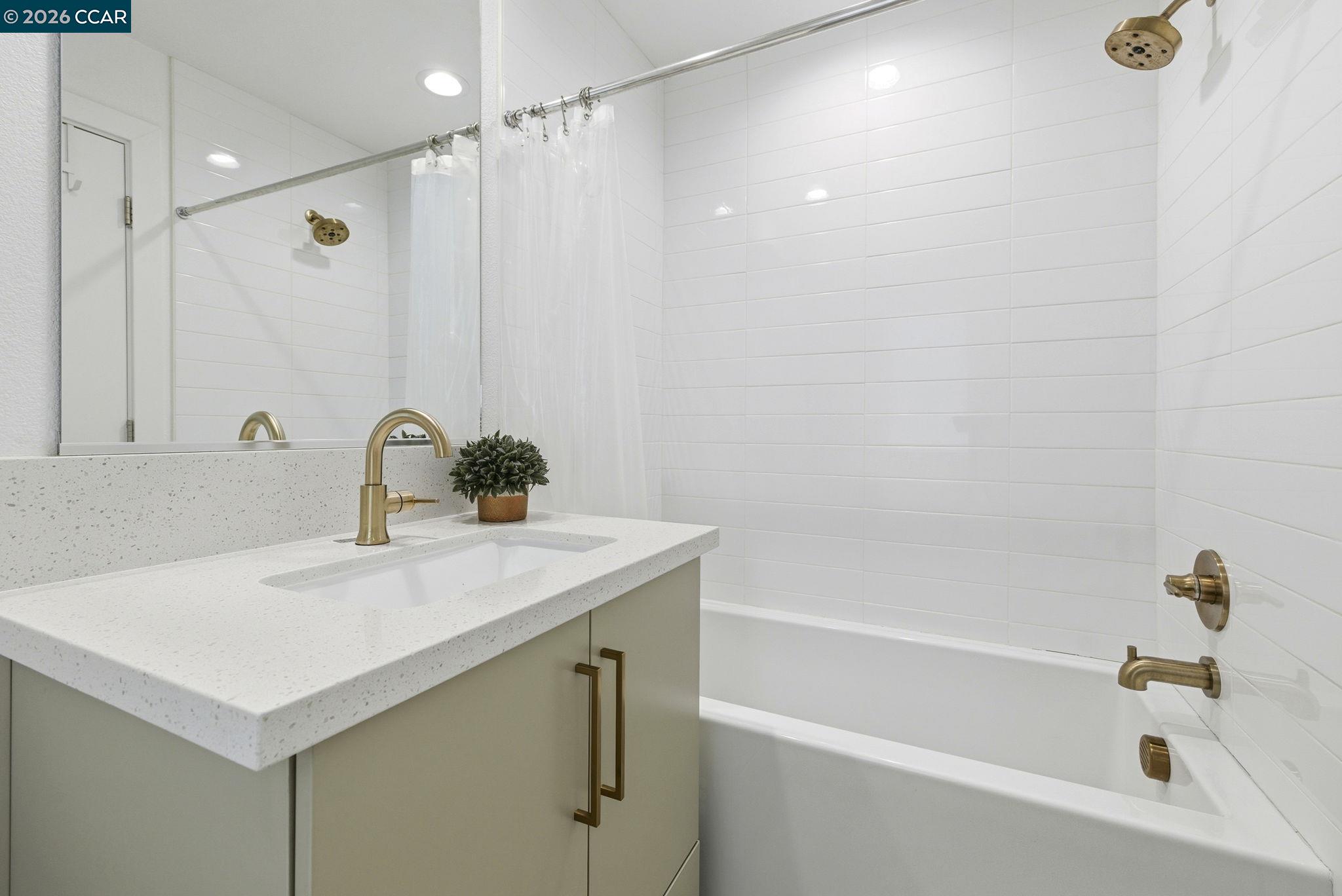 Photo #13: 41124212 Listing: Photo #13