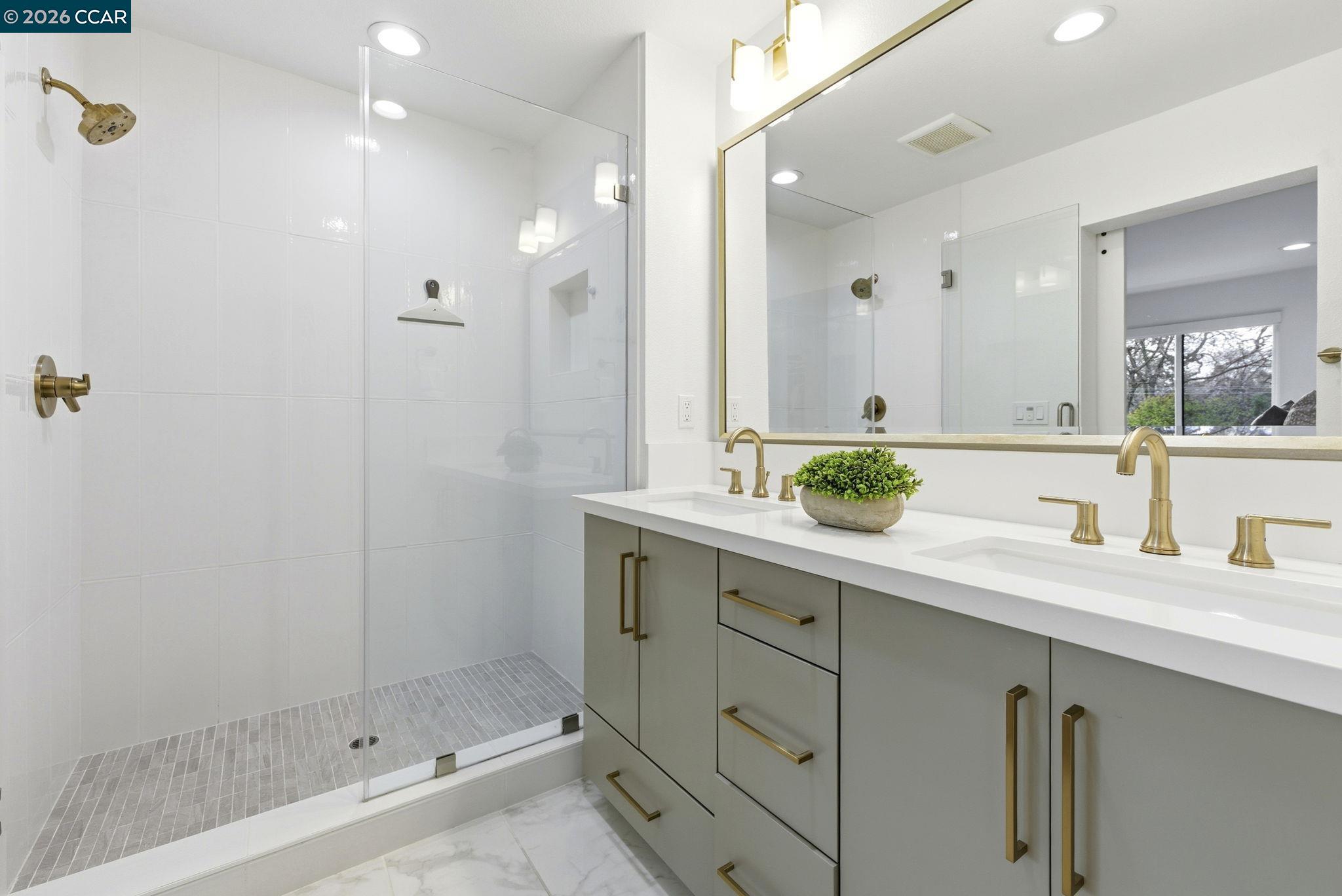 Photo #10: 41124212 Listing: Photo #10