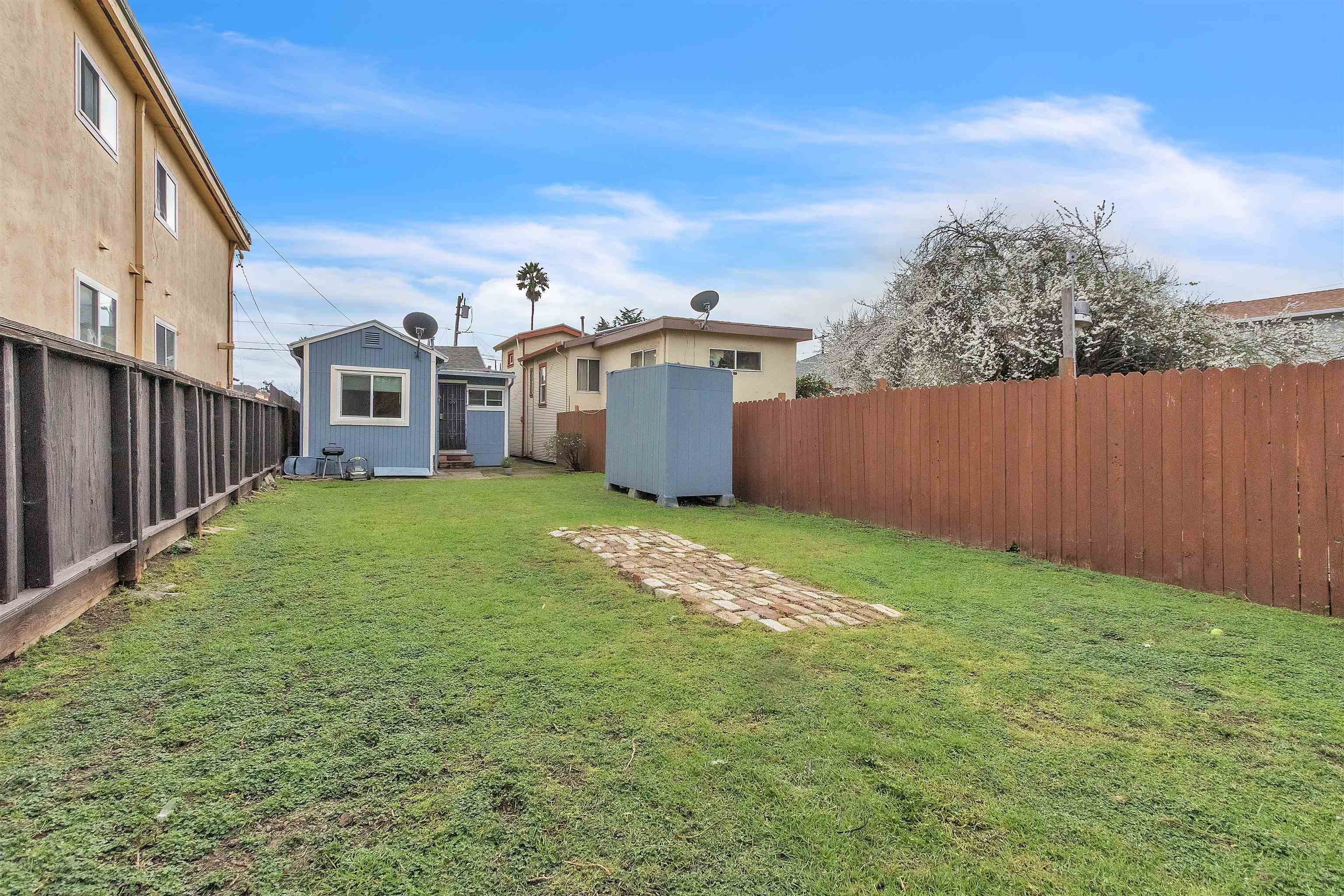 Detail Gallery Image 15 of 17 For 85th Avenue, Oakland,  CA 94605 - 2 Beds | 1 Baths