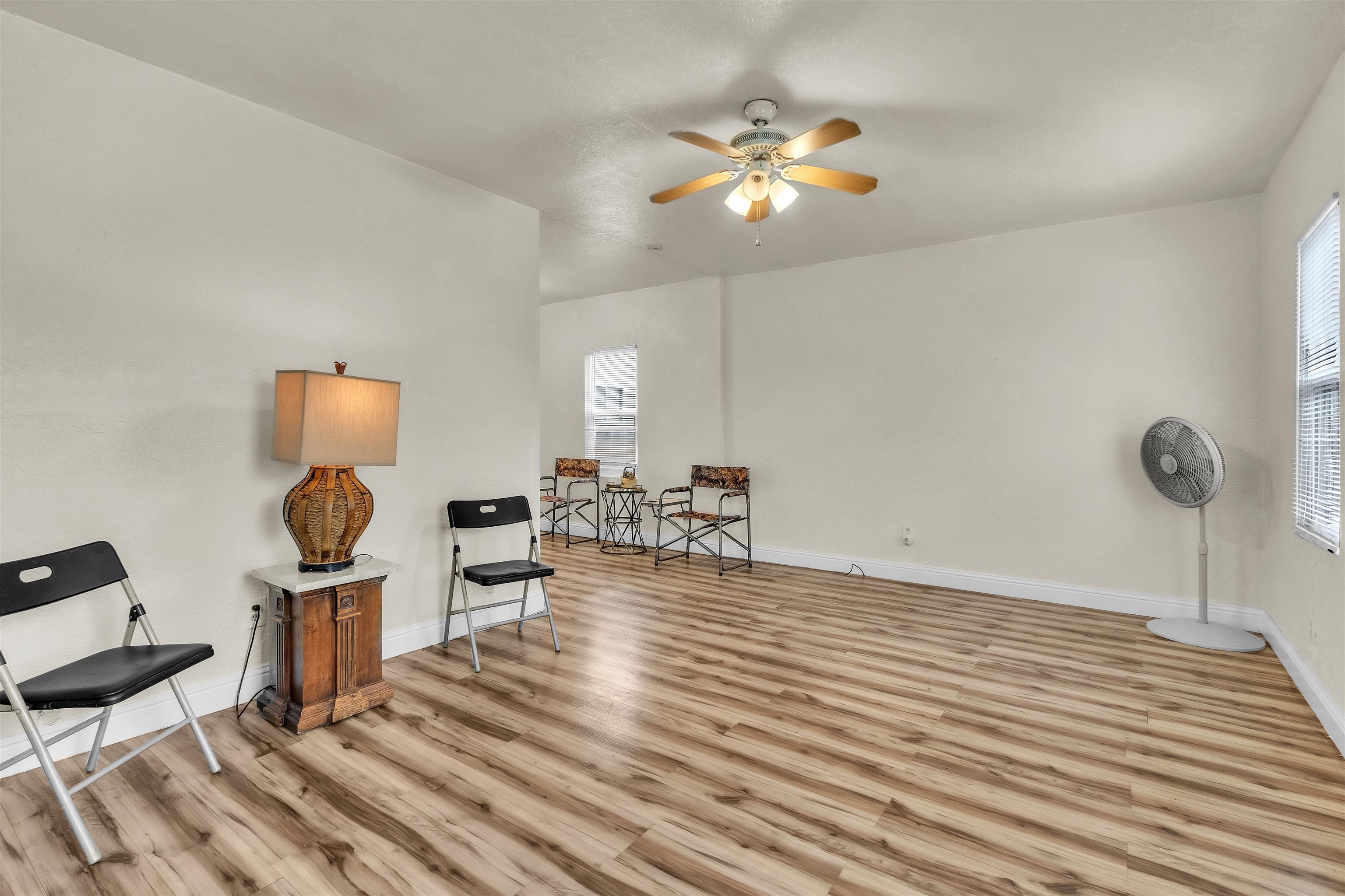 Detail Gallery Image 3 of 17 For 85th Avenue, Oakland,  CA 94605 - 2 Beds | 1 Baths