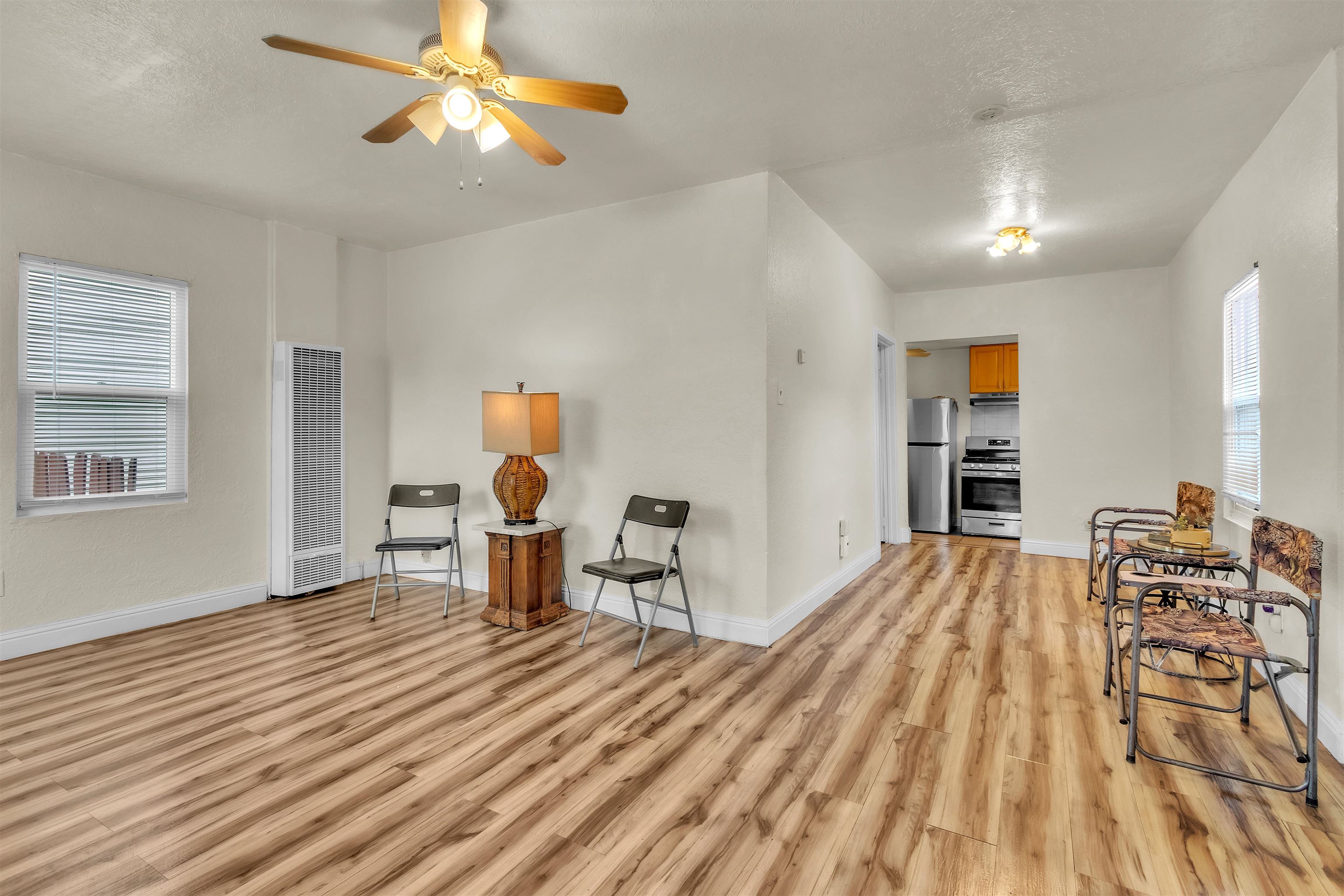 Detail Gallery Image 4 of 17 For 85th Avenue, Oakland,  CA 94605 - 2 Beds | 1 Baths