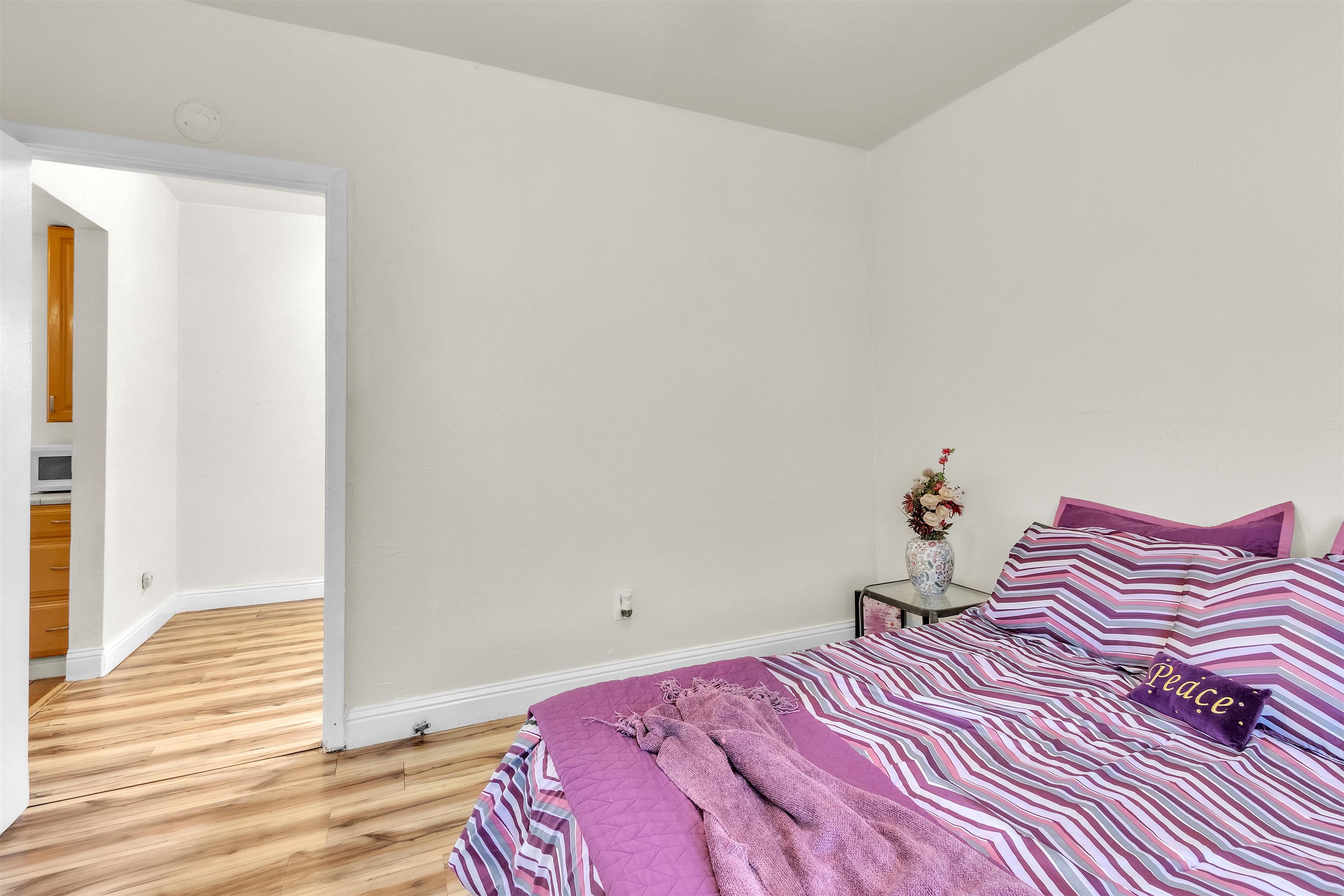 Detail Gallery Image 7 of 17 For 85th Avenue, Oakland,  CA 94605 - 2 Beds | 1 Baths