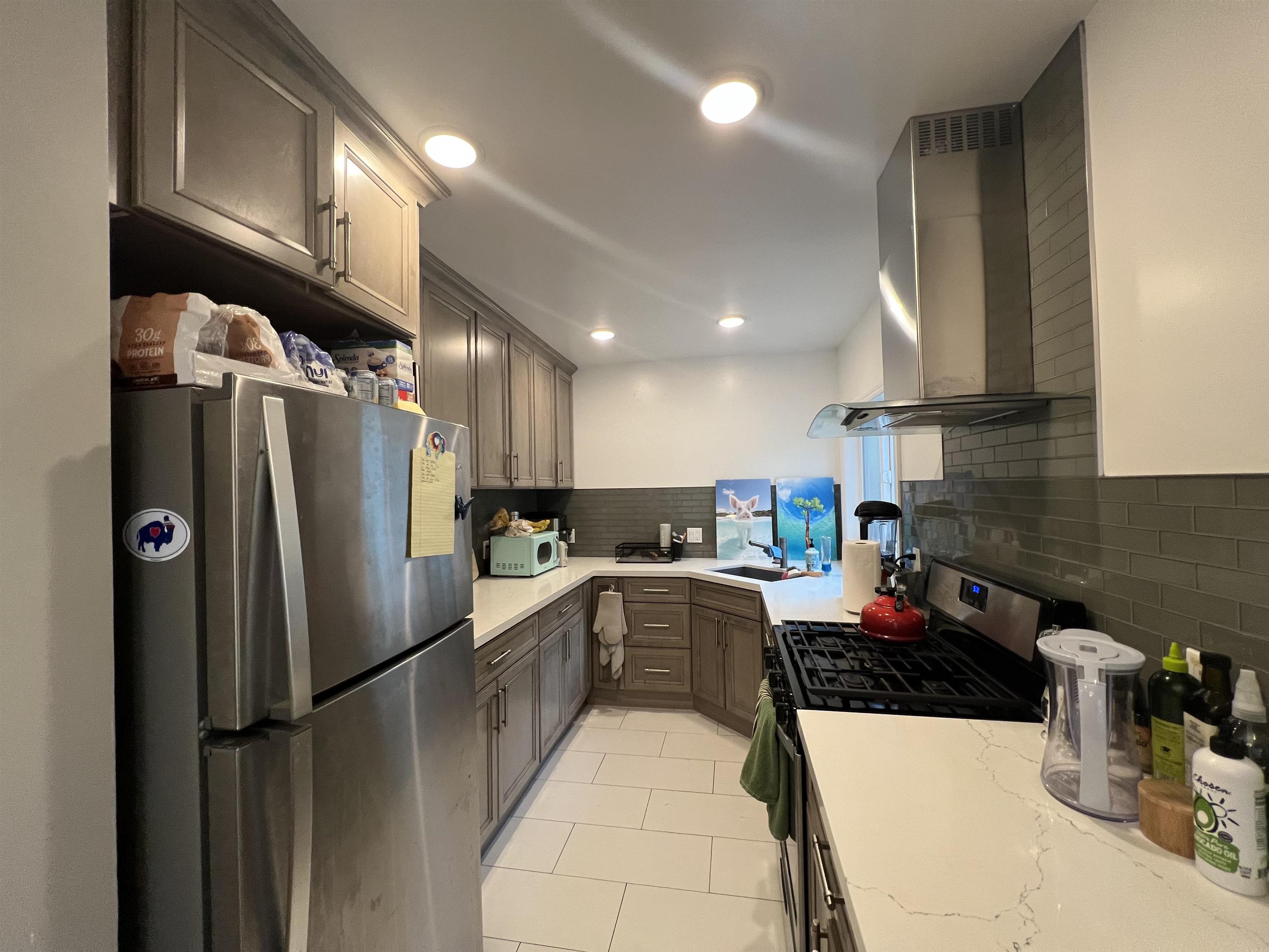 Detail Gallery Image 8 of 9 For 2548 Virginia St, Berkeley,  CA 94709 - 1 Beds | 1 Baths