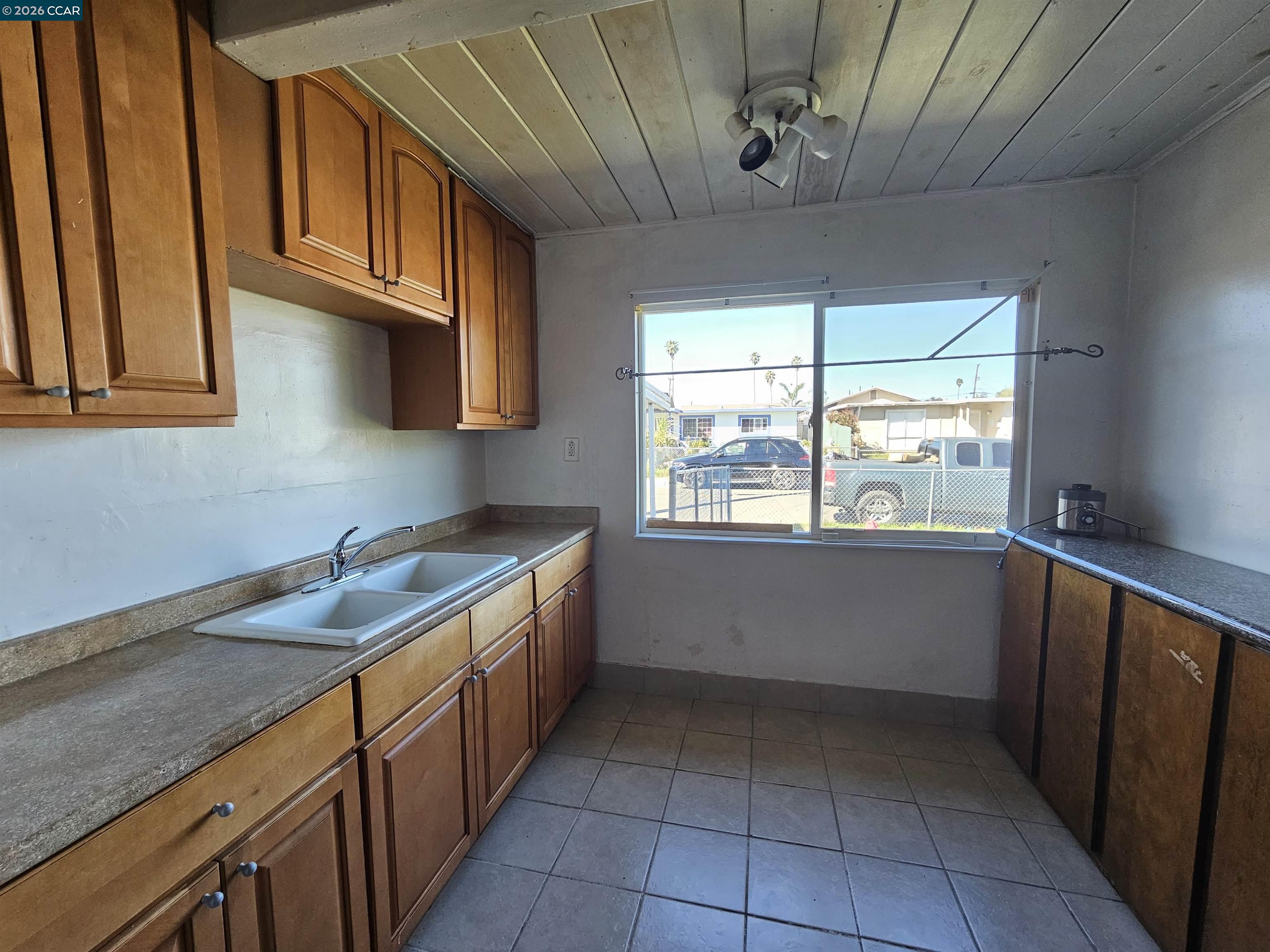 Detail Gallery Image 12 of 26 For 604 Harrison Dr, Richmond,  CA 94806 - 2 Beds | 1 Baths