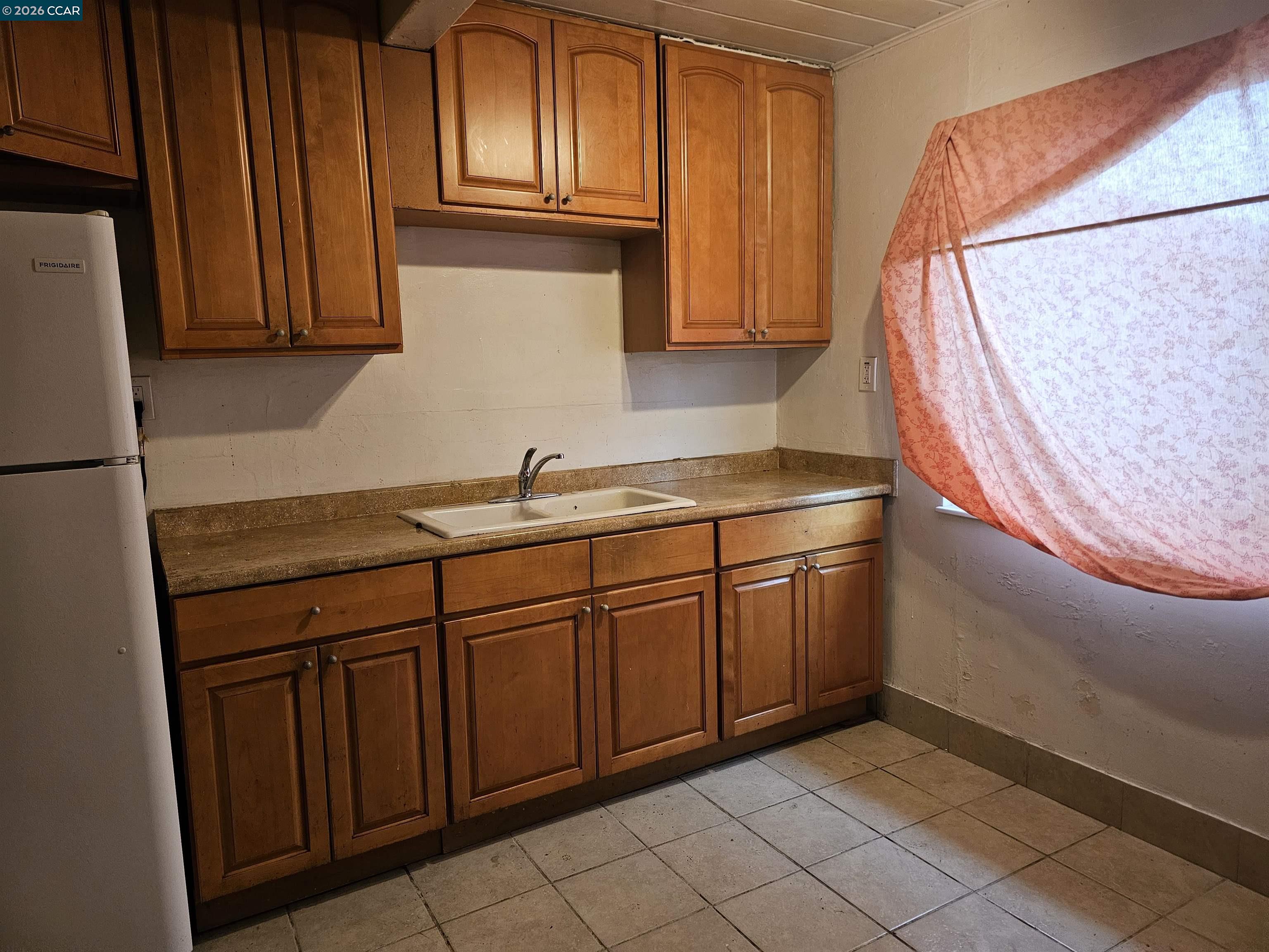 Detail Gallery Image 3 of 17 For 604 Harrison Dr, Richmond,  CA 94806 - 2 Beds | 1 Baths