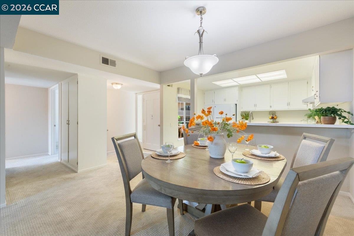 Detail Gallery Image 4 of 48 For 1573 Rockledge Ln #3,  Walnut Creek,  CA 94595 - 2 Beds | 1 Baths