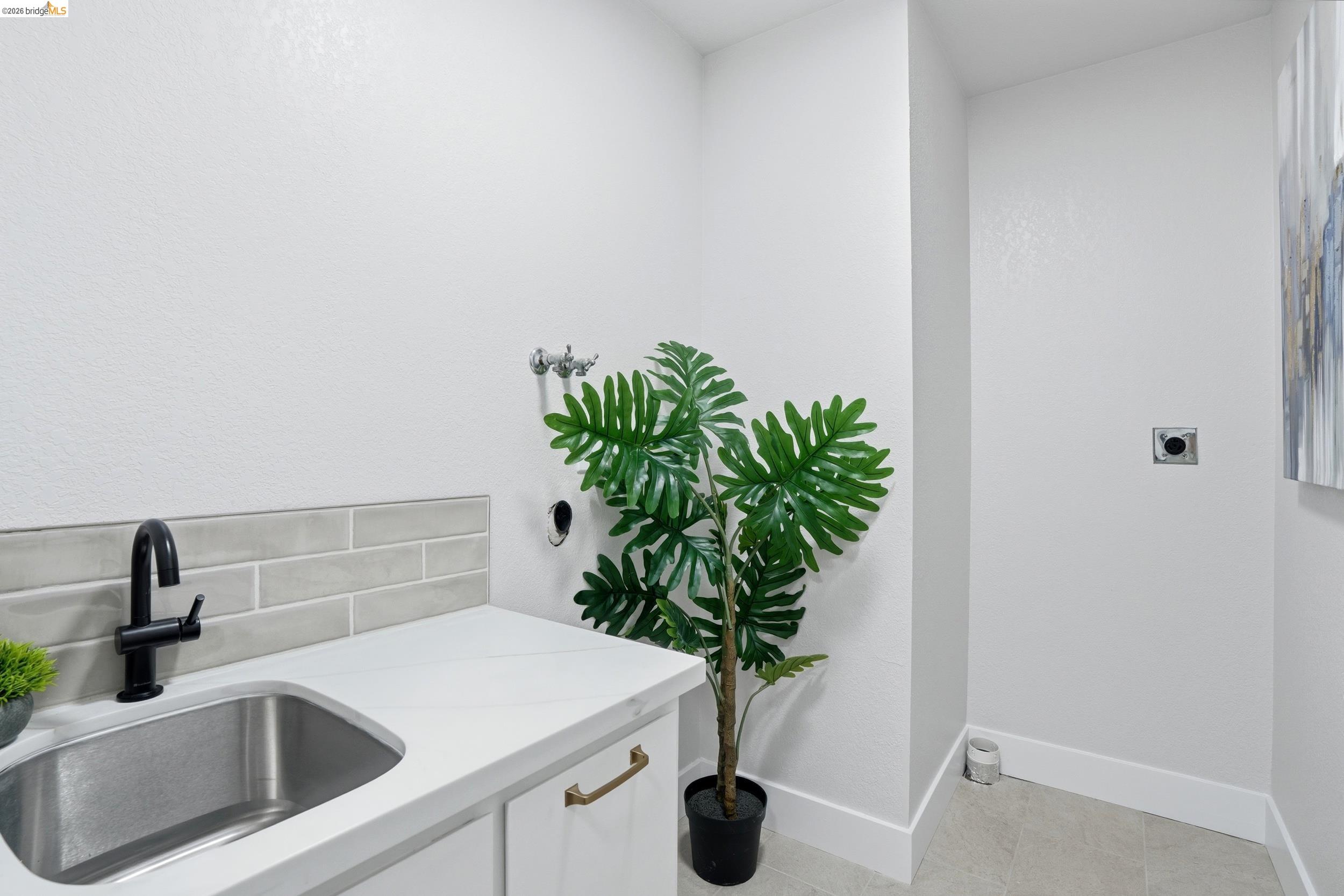 Detail Gallery Image 19 of 56 For 6201 Hillside Dr, El Sobrante,  CA 94803 - 3 Beds | 2 Baths