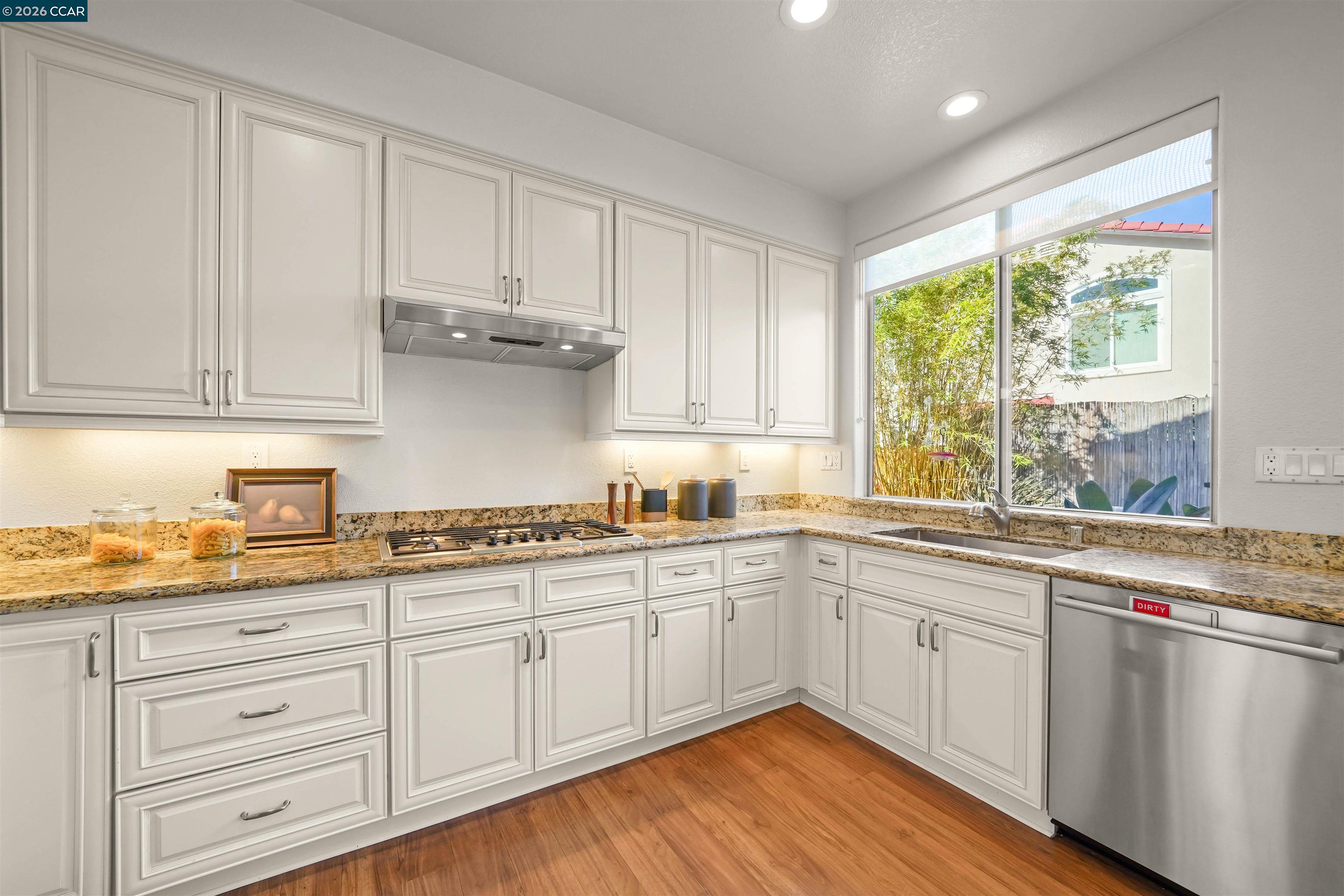 Detail Gallery Image 9 of 46 For 36302 Tunbridge Drive, Newark,  CA 94560 - 3 Beds | 3 Baths