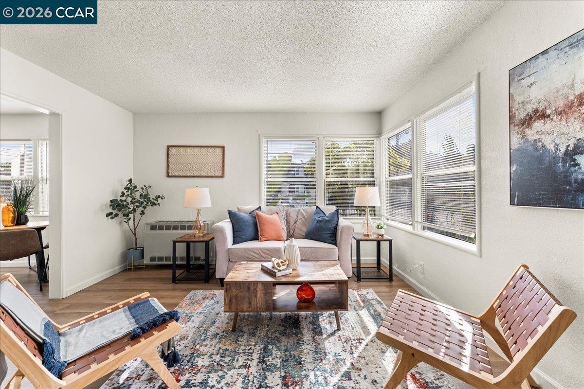 Detail Gallery Image 2 of 31 For 4135-4137 West St, Oakland,  CA 94608 - – Beds | – Baths