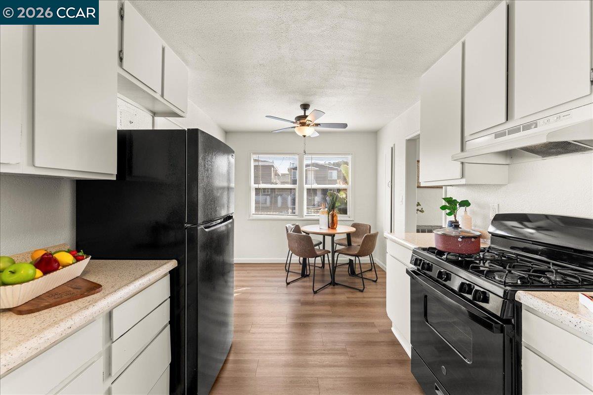 Detail Gallery Image 13 of 31 For 4135-4137 West St, Oakland,  CA 94608 - – Beds | – Baths