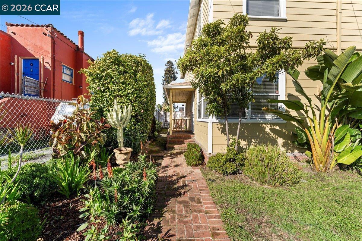 Detail Gallery Image 26 of 31 For 4135-4137 West St, Oakland,  CA 94608 - – Beds | – Baths