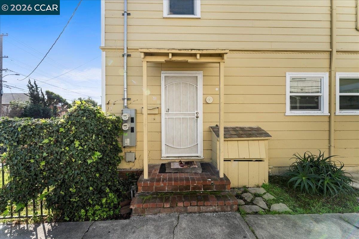 Detail Gallery Image 29 of 31 For 4135-4137 West St, Oakland,  CA 94608 - – Beds | – Baths