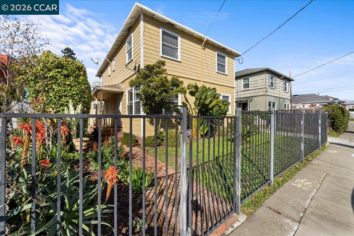 Detail Gallery Image 31 of 31 For 4135-4137 West St, Oakland,  CA 94608 - – Beds | – Baths