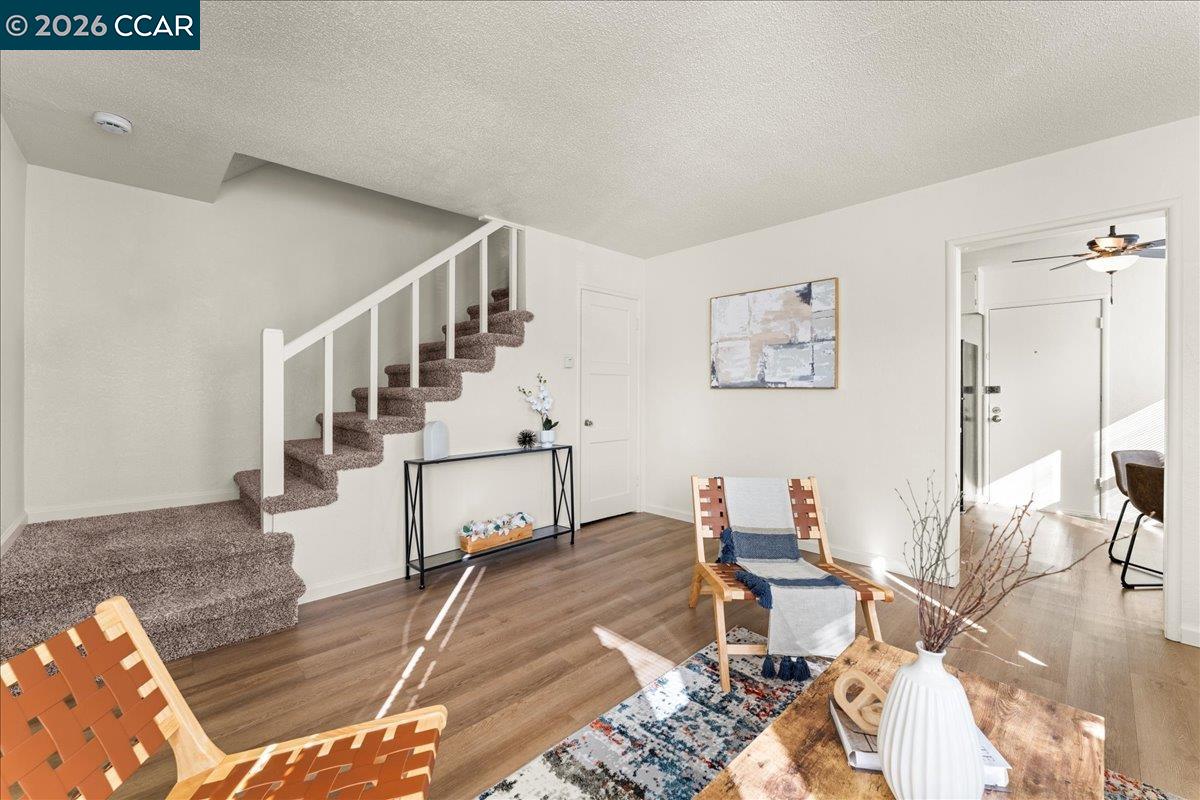 Detail Gallery Image 6 of 31 For 4135-4137 West St, Oakland,  CA 94608 - – Beds | – Baths