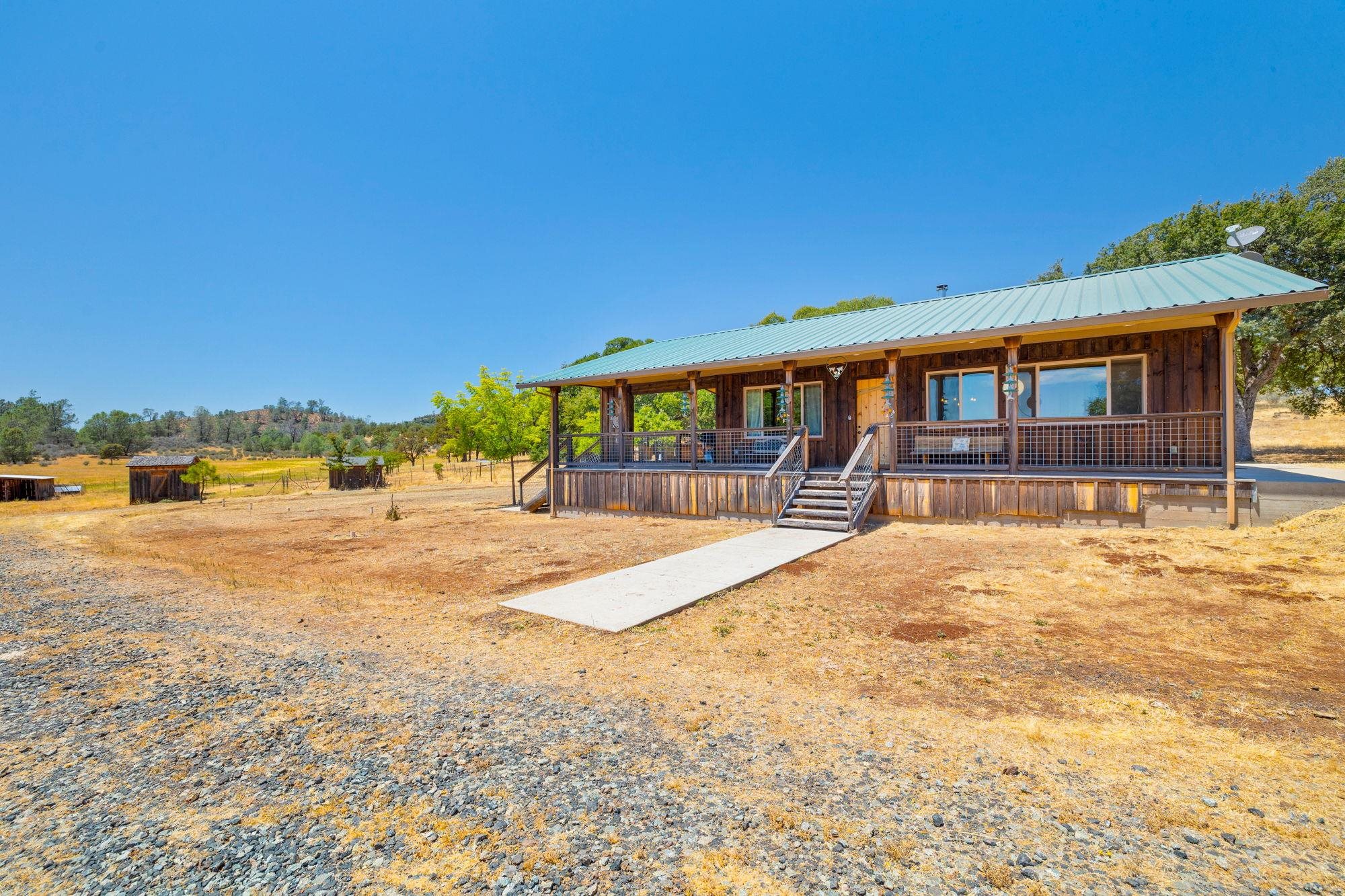 Detail Gallery Image 2 of 25 For 10395 State Highway 120, Chinese Camp,  CA 95309 - 1 Beds | 2 Baths