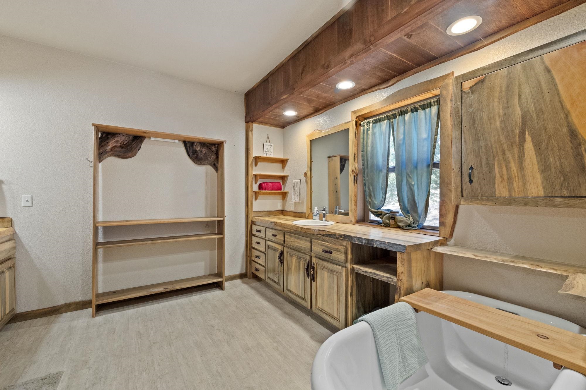 Detail Gallery Image 15 of 25 For 10395 State Highway 120, Chinese Camp,  CA 95309 - 1 Beds | 2 Baths