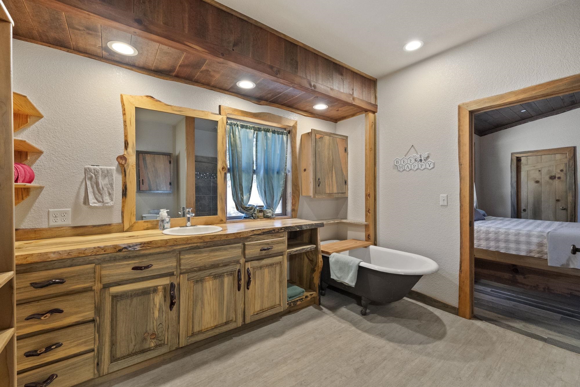 Detail Gallery Image 16 of 25 For 10395 State Highway 120, Chinese Camp,  CA 95309 - 1 Beds | 2 Baths