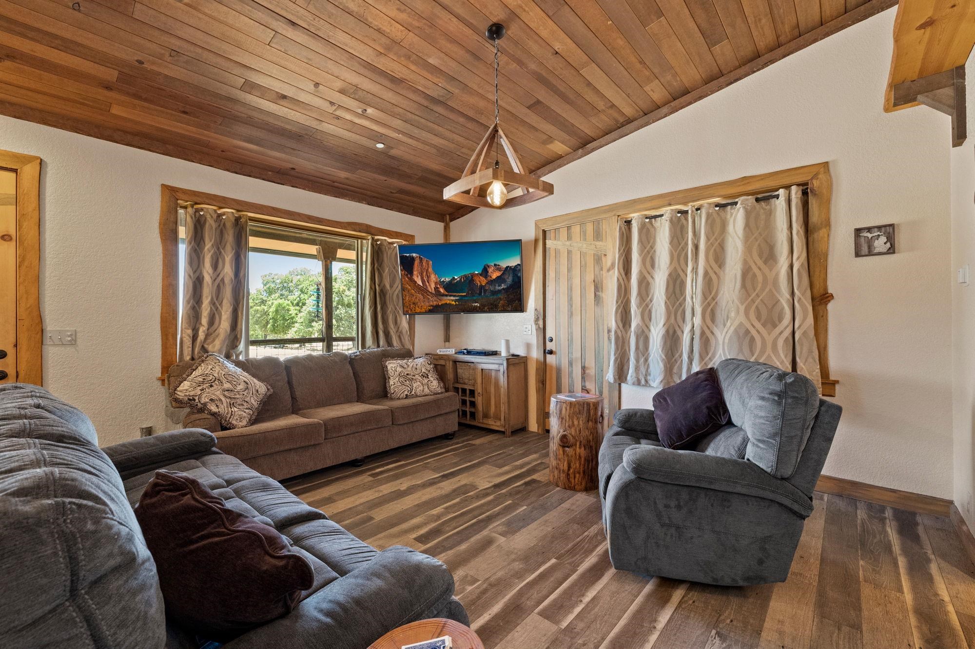 Detail Gallery Image 3 of 25 For 10395 State Highway 120, Chinese Camp,  CA 95309 - 1 Beds | 2 Baths
