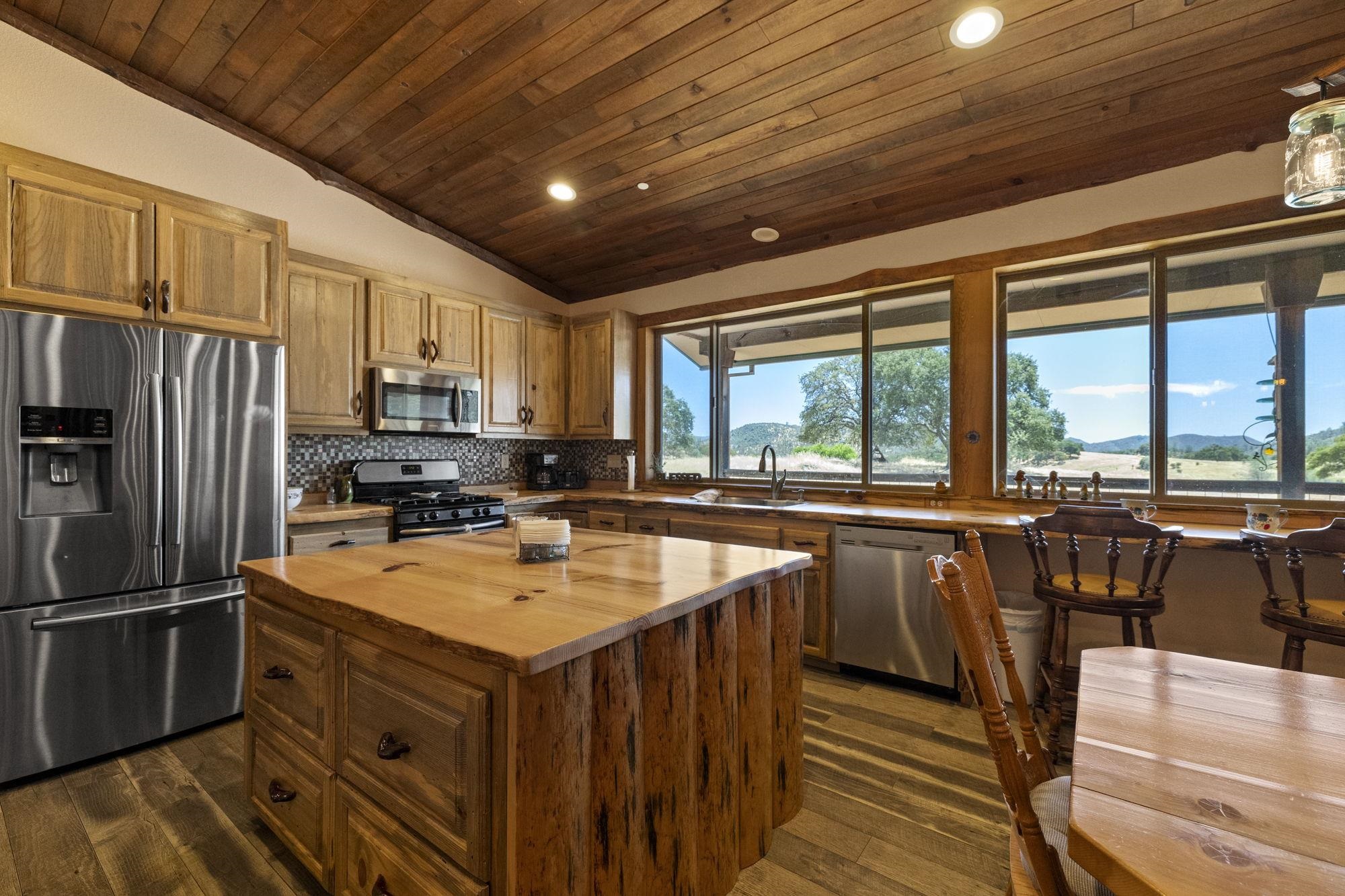 Detail Gallery Image 8 of 25 For 10395 State Highway 120, Chinese Camp,  CA 95309 - 1 Beds | 2 Baths