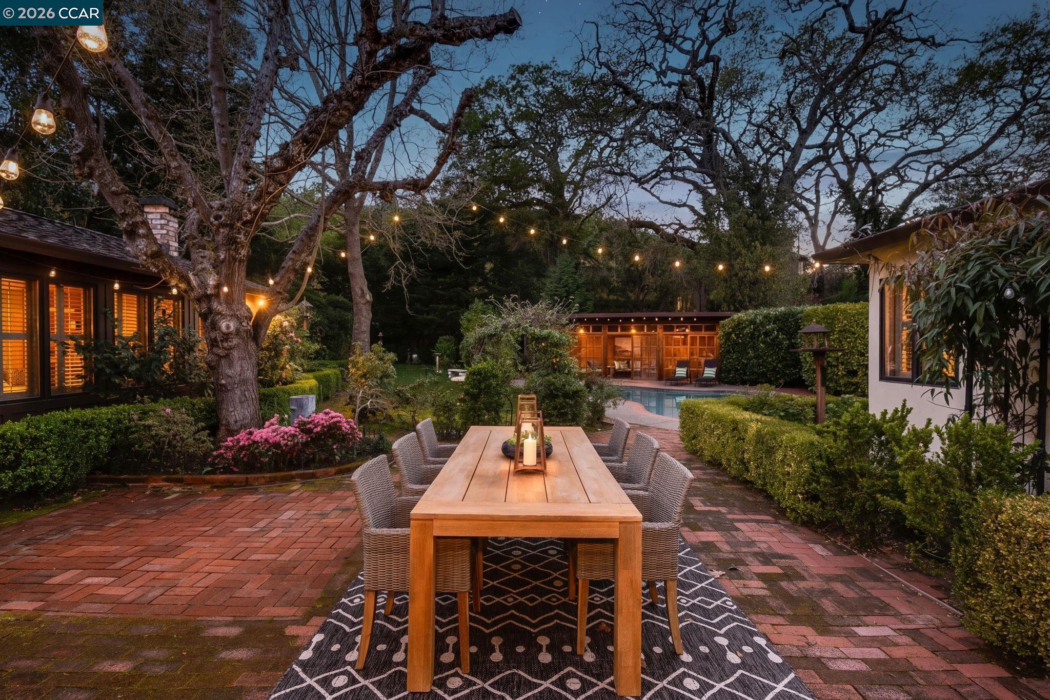 Front Image Thumbnail for CC41124238