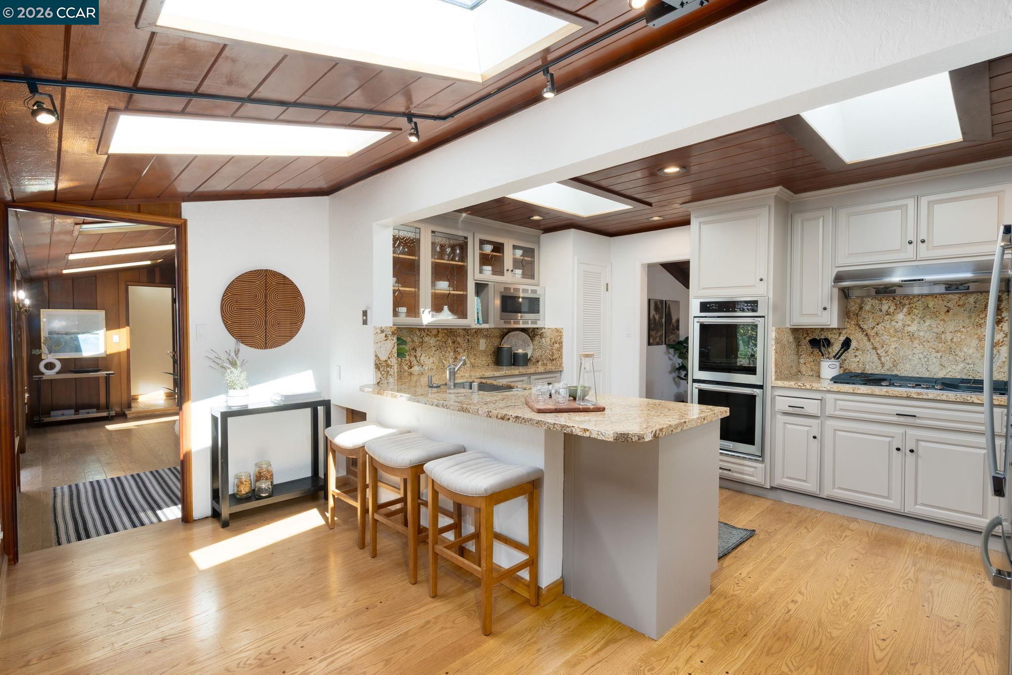 Detail Gallery Image 15 of 51 For 31 Sara Ln, Alamo,  CA 94507 - 3 Beds | 3 Baths