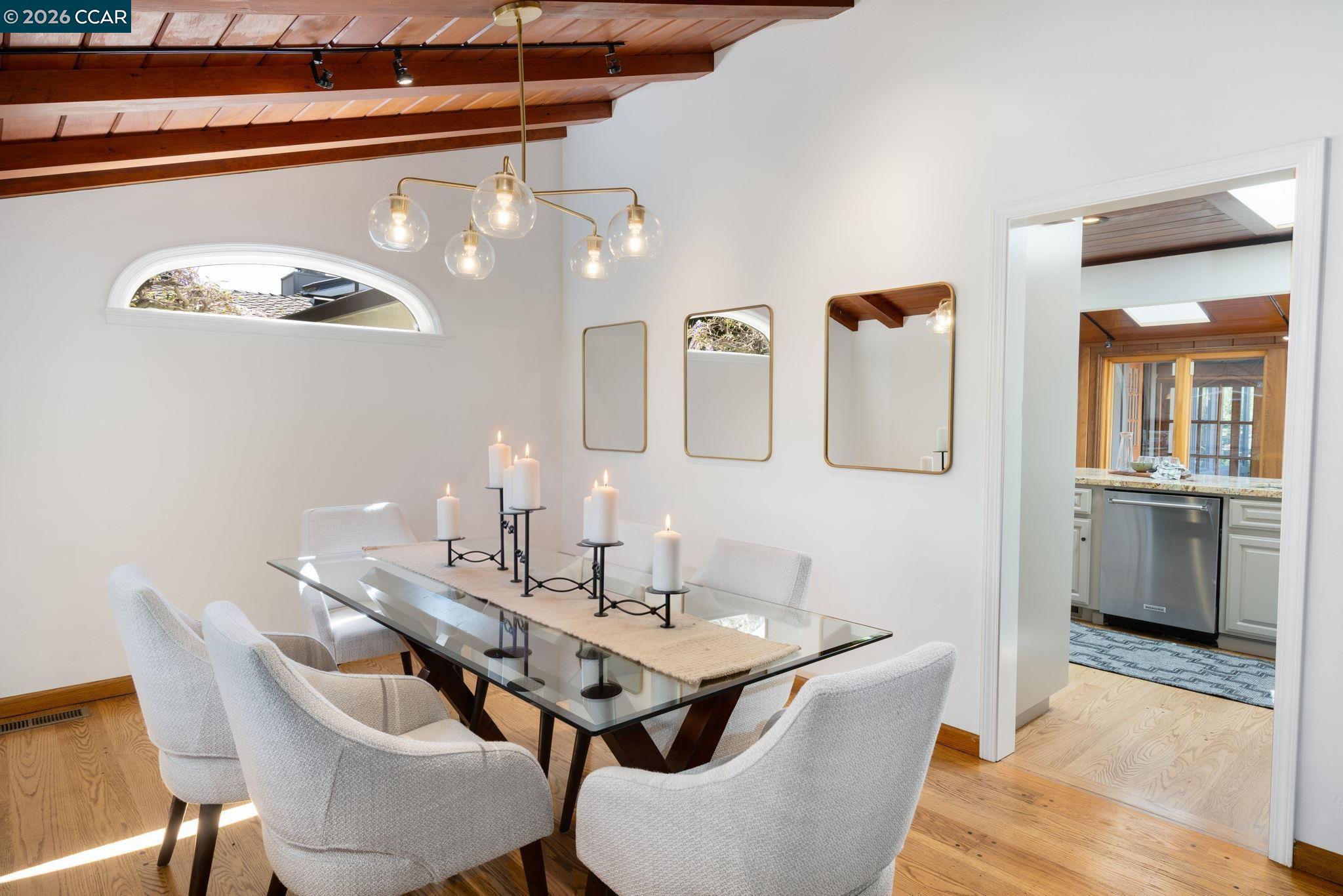 Detail Gallery Image 17 of 51 For 31 Sara Ln, Alamo,  CA 94507 - 3 Beds | 3 Baths