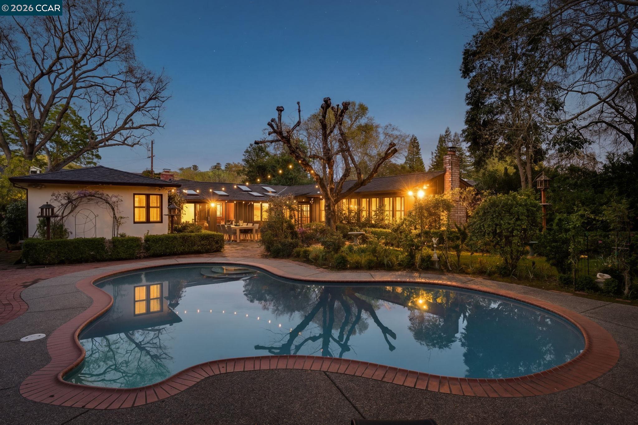 Detail Gallery Image 4 of 51 For 31 Sara Ln, Alamo,  CA 94507 - 3 Beds | 3 Baths