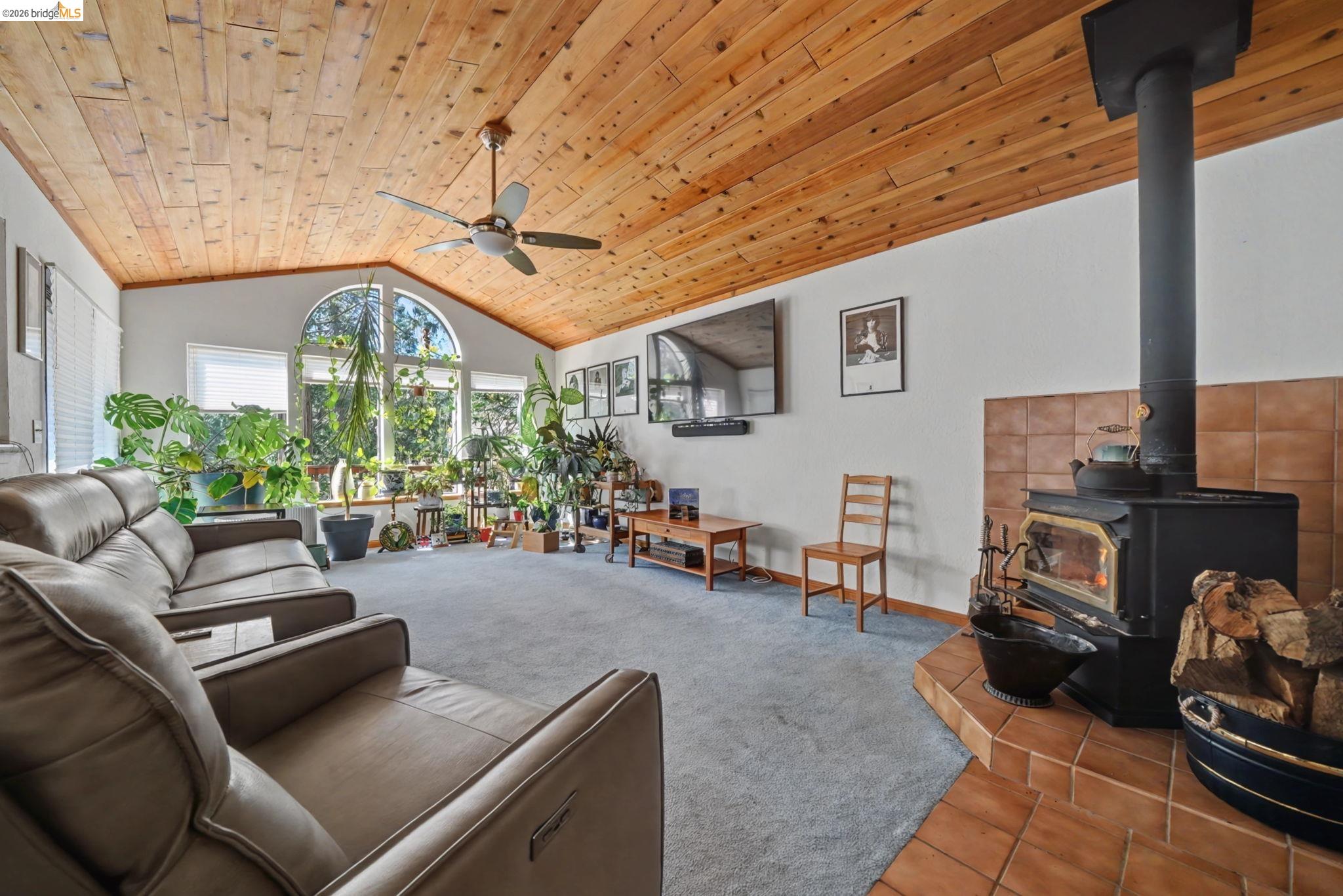 Detail Gallery Image 6 of 54 For 1554 Vine Maple Dr, Murphys,  CA 95247 - 3 Beds | 2/1 Baths