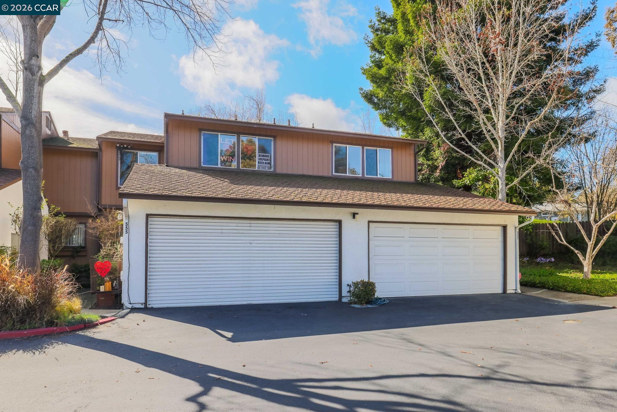 Detail Gallery Image 2 of 30 For 557 Chabre Ct, El Sobrante,  CA 94803 - 3 Beds | 2/1 Baths