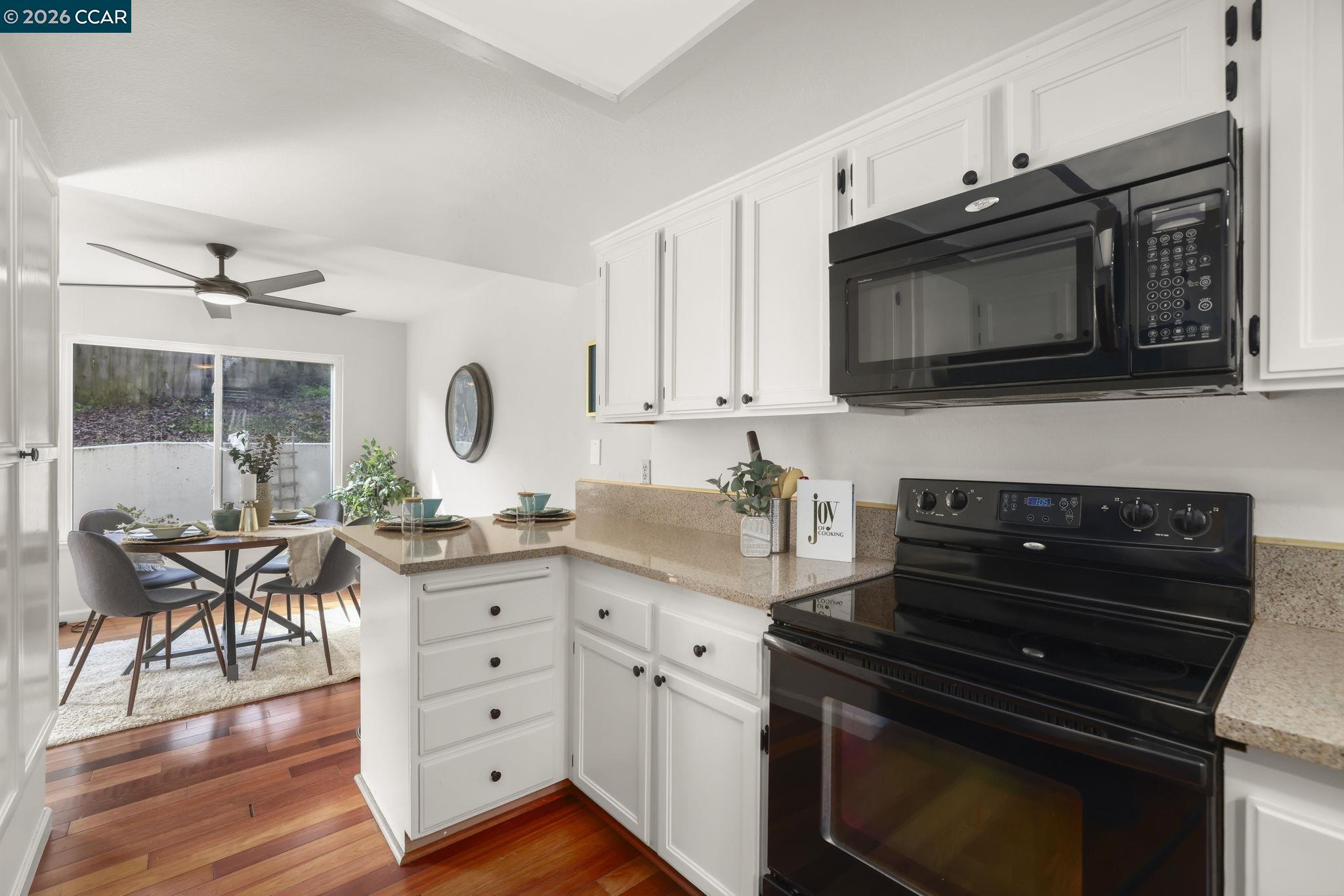 Detail Gallery Image 16 of 30 For 557 Chabre Ct, El Sobrante,  CA 94803 - 3 Beds | 2/1 Baths