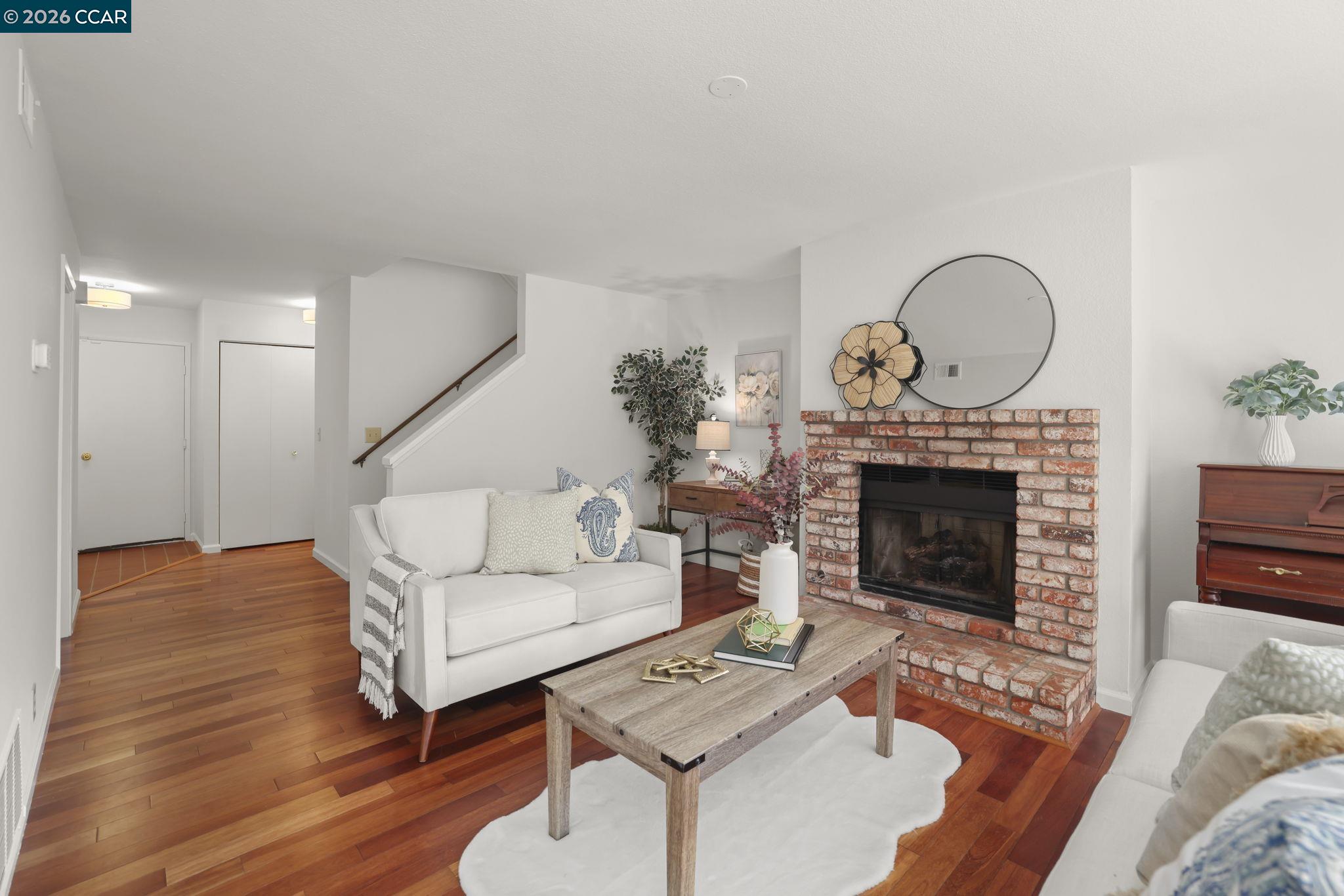 Detail Gallery Image 6 of 30 For 557 Chabre Ct, El Sobrante,  CA 94803 - 3 Beds | 2/1 Baths