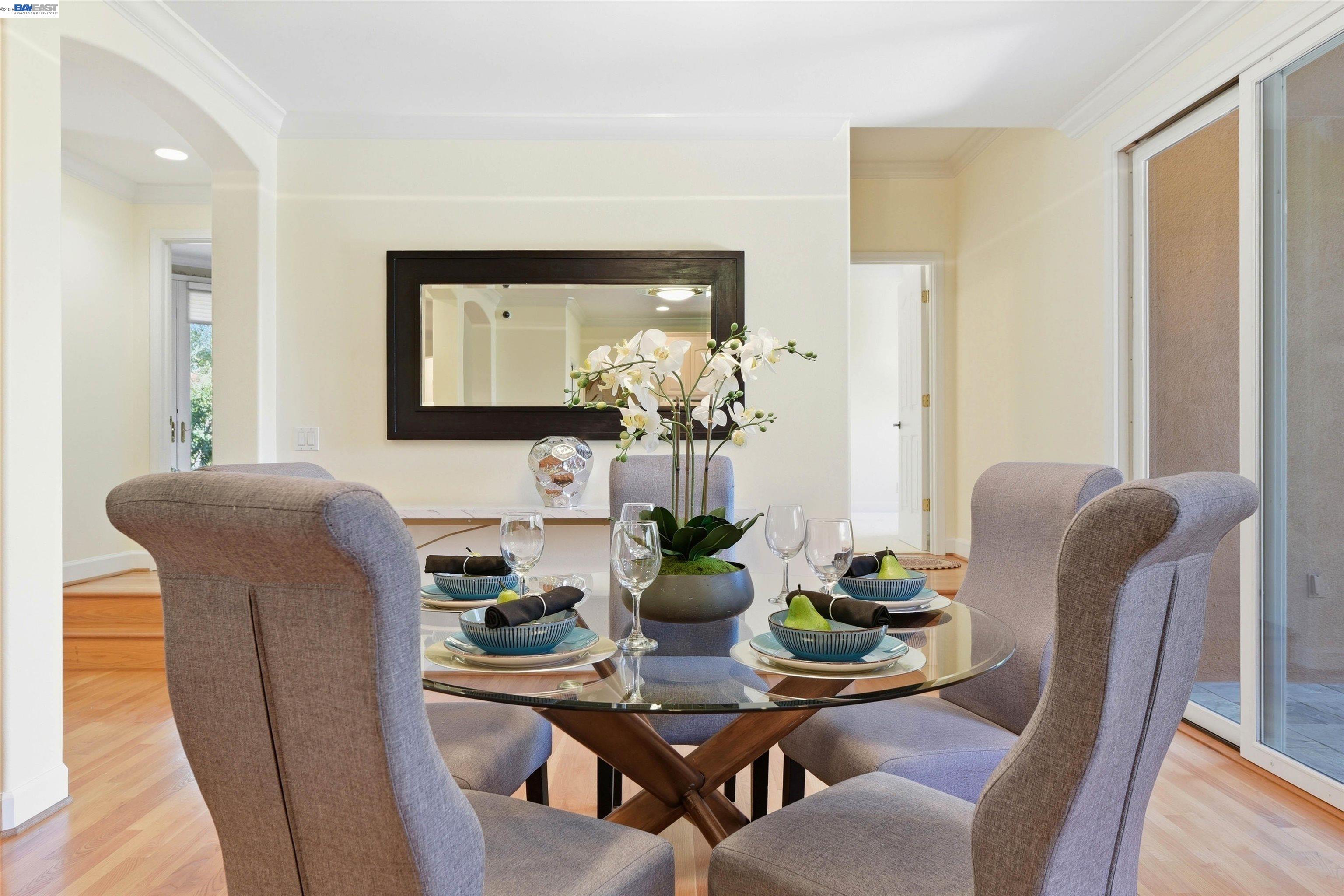 Detail Gallery Image 20 of 60 For 12800 Clausen Ct, Los Altos Hills,  CA 94022 - 5 Beds | 5/1 Baths