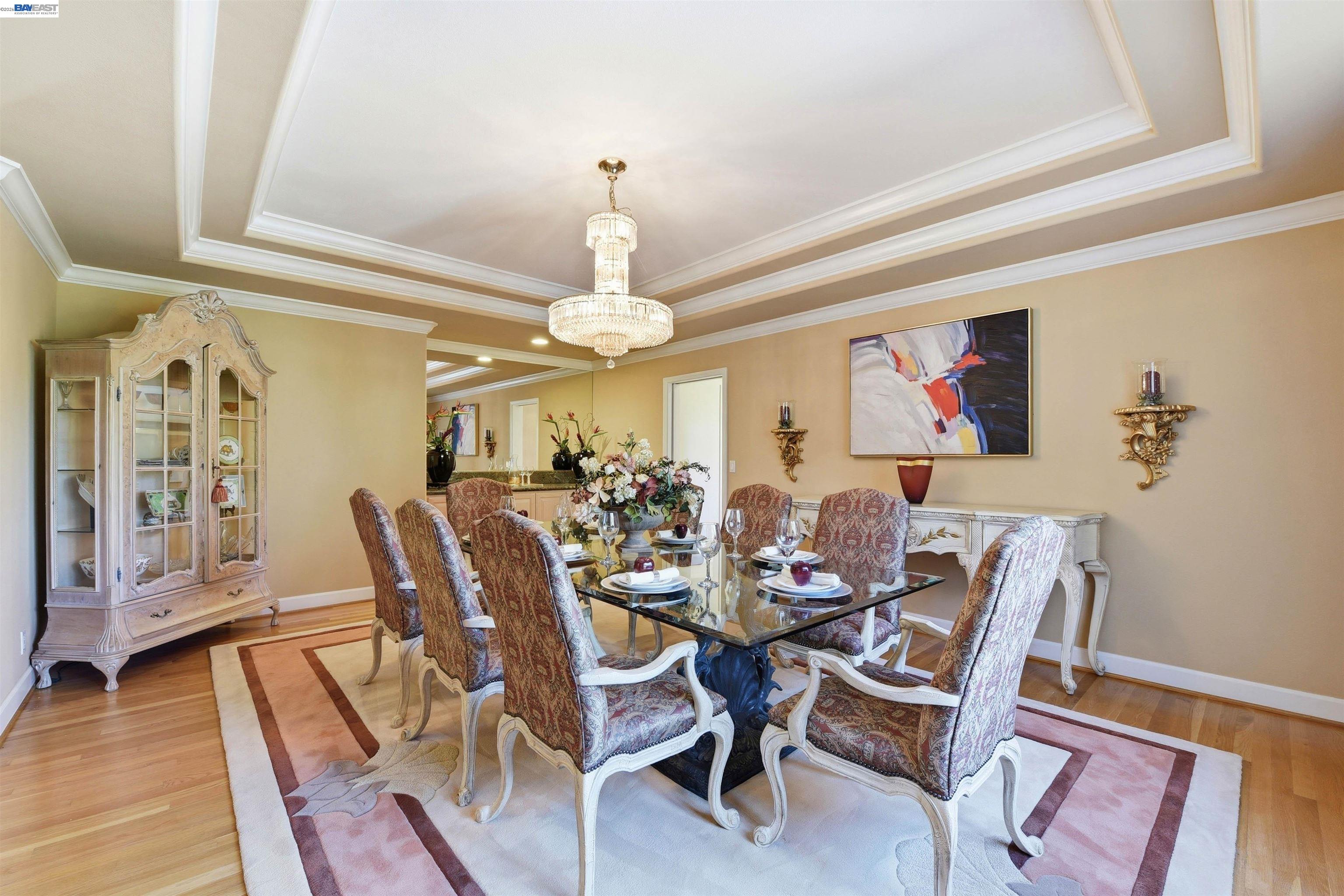 Detail Gallery Image 21 of 60 For 12800 Clausen Ct, Los Altos Hills,  CA 94022 - 5 Beds | 5/1 Baths