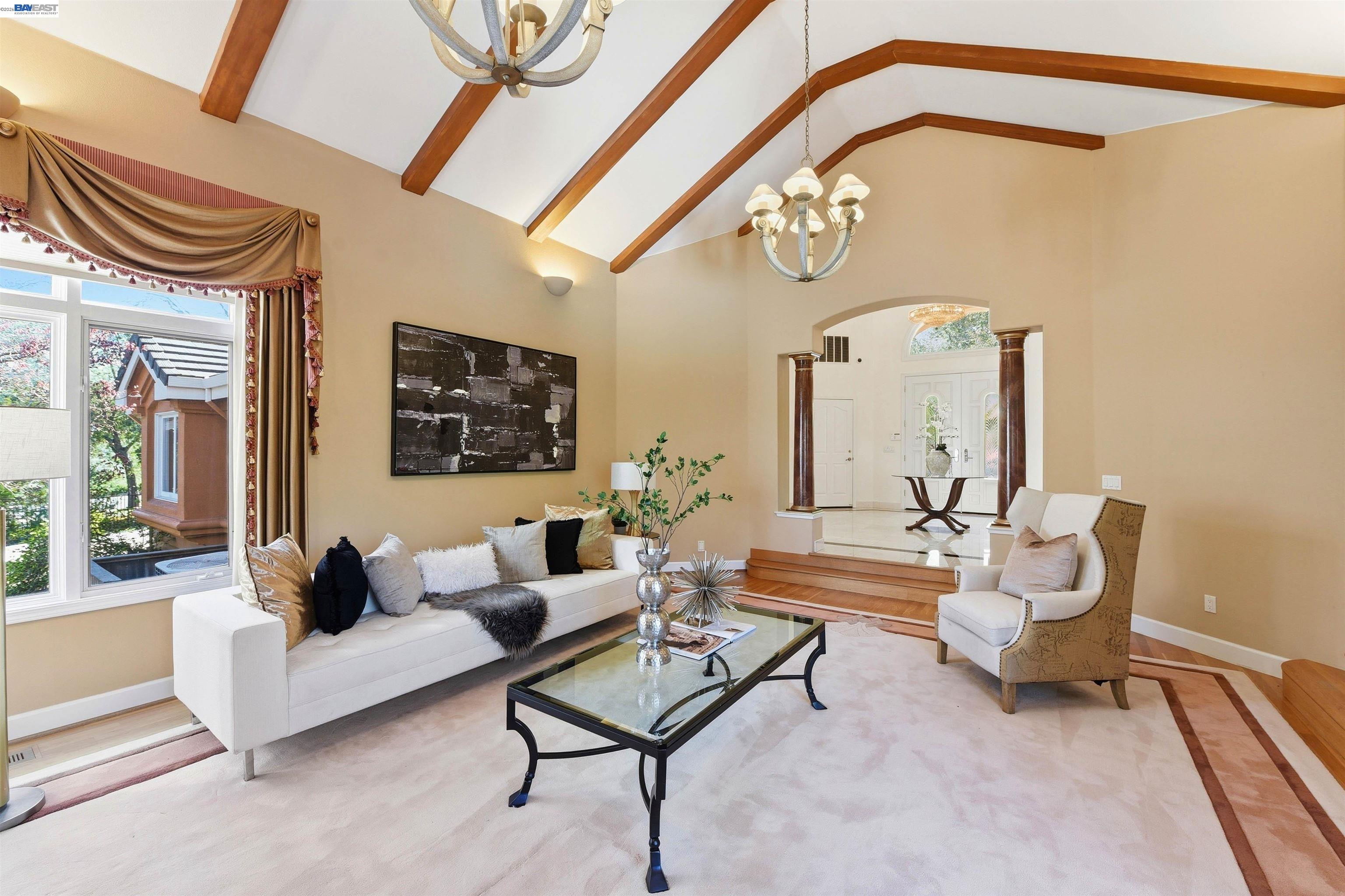 Detail Gallery Image 8 of 60 For 12800 Clausen Ct, Los Altos Hills,  CA 94022 - 5 Beds | 5/1 Baths