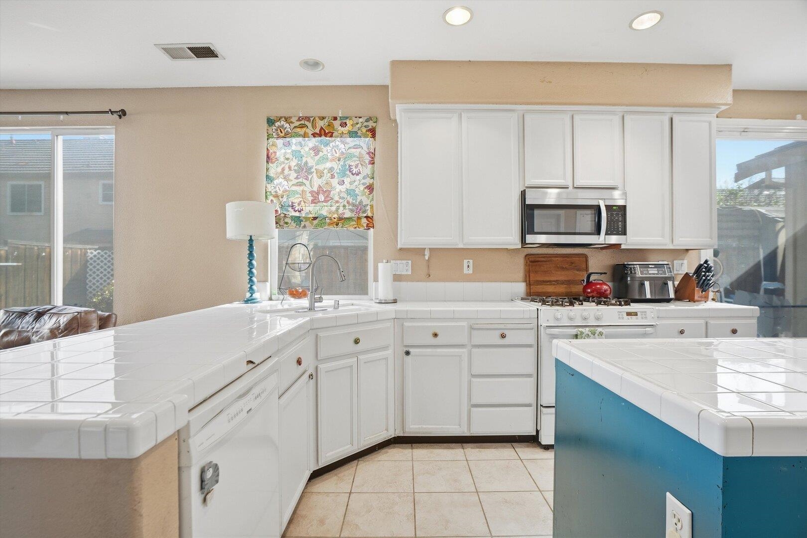 Detail Gallery Image 18 of 43 For 80 Guise Way, Brentwood,  CA 94513 - 5 Beds | 3 Baths