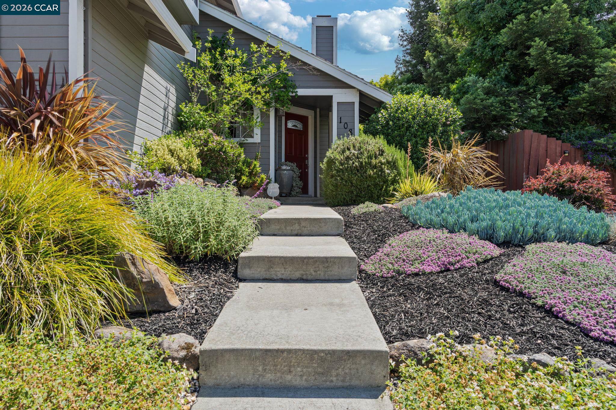 Detail Gallery Image 3 of 60 For 108 Sunnyglen Dr, Vallejo,  CA 94591 - 4 Beds | 2/1 Baths