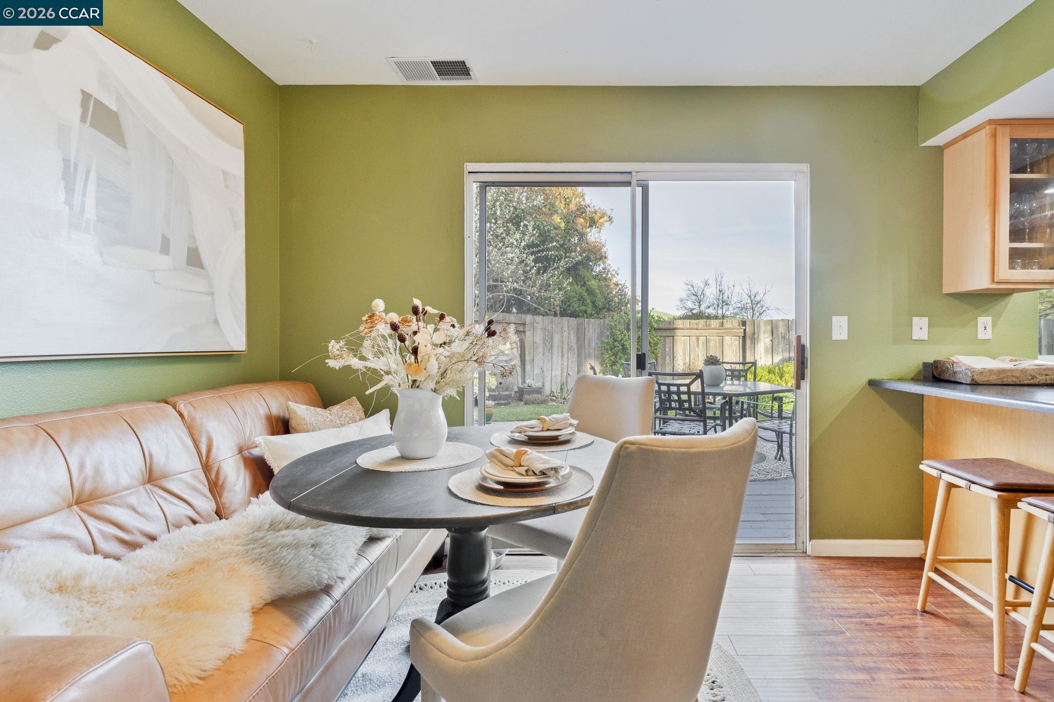 Detail Gallery Image 22 of 60 For 108 Sunnyglen Dr, Vallejo,  CA 94591 - 4 Beds | 2/1 Baths