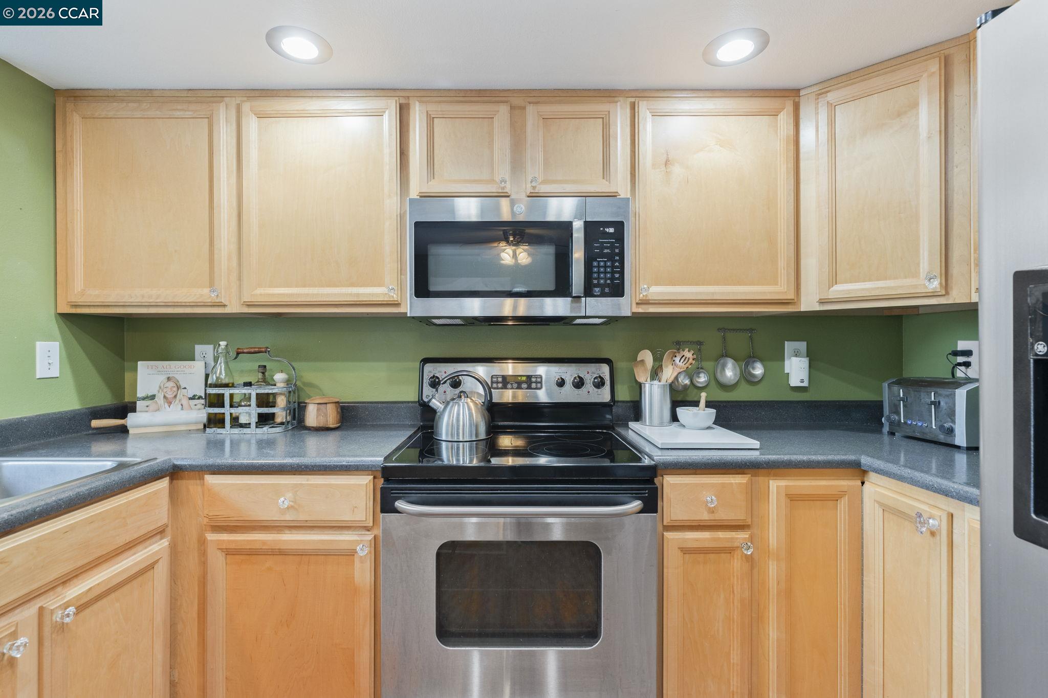 Detail Gallery Image 27 of 60 For 108 Sunnyglen Dr, Vallejo,  CA 94591 - 4 Beds | 2/1 Baths