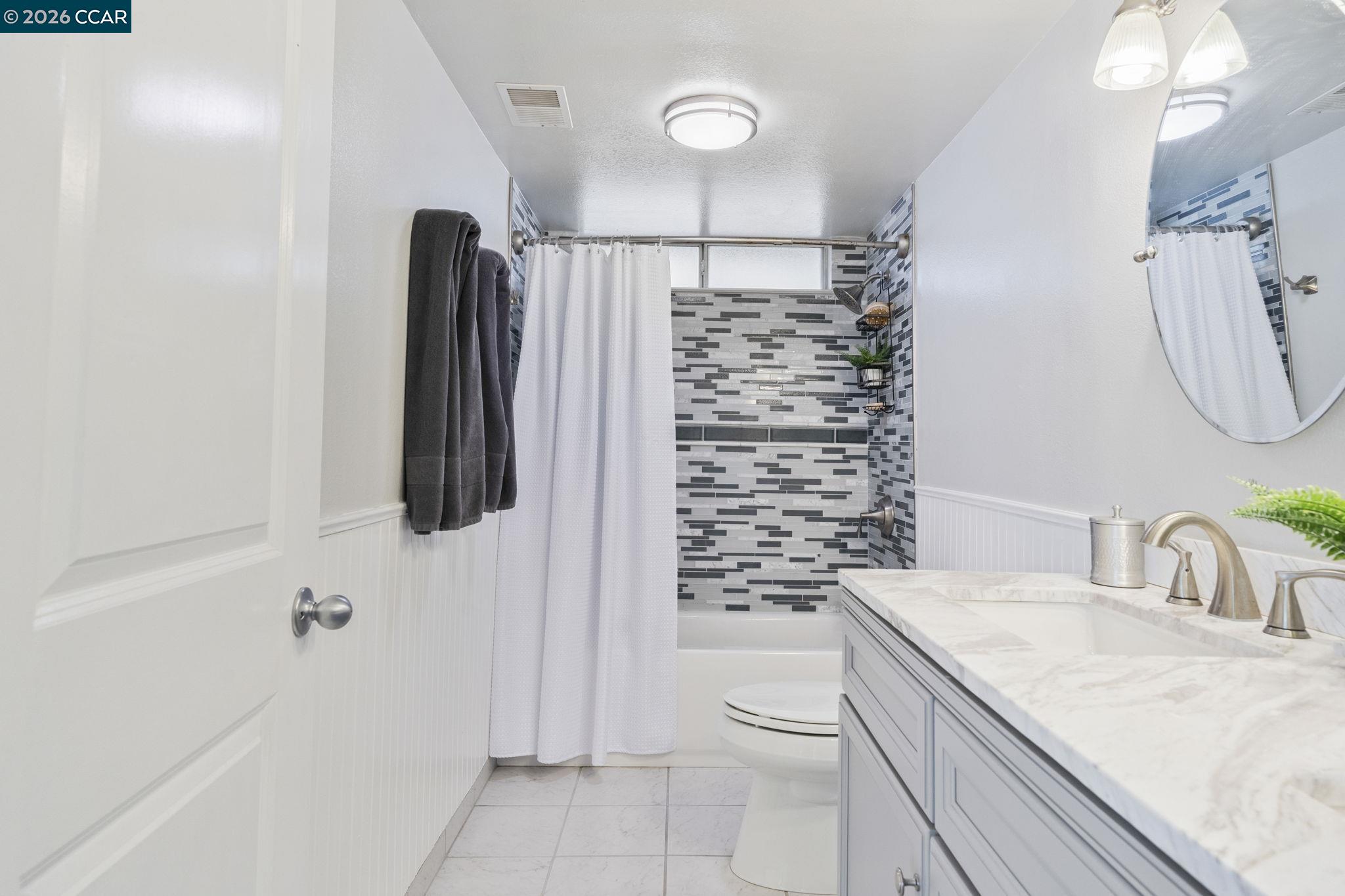 Detail Gallery Image 34 of 60 For 108 Sunnyglen Dr, Vallejo,  CA 94591 - 4 Beds | 2/1 Baths