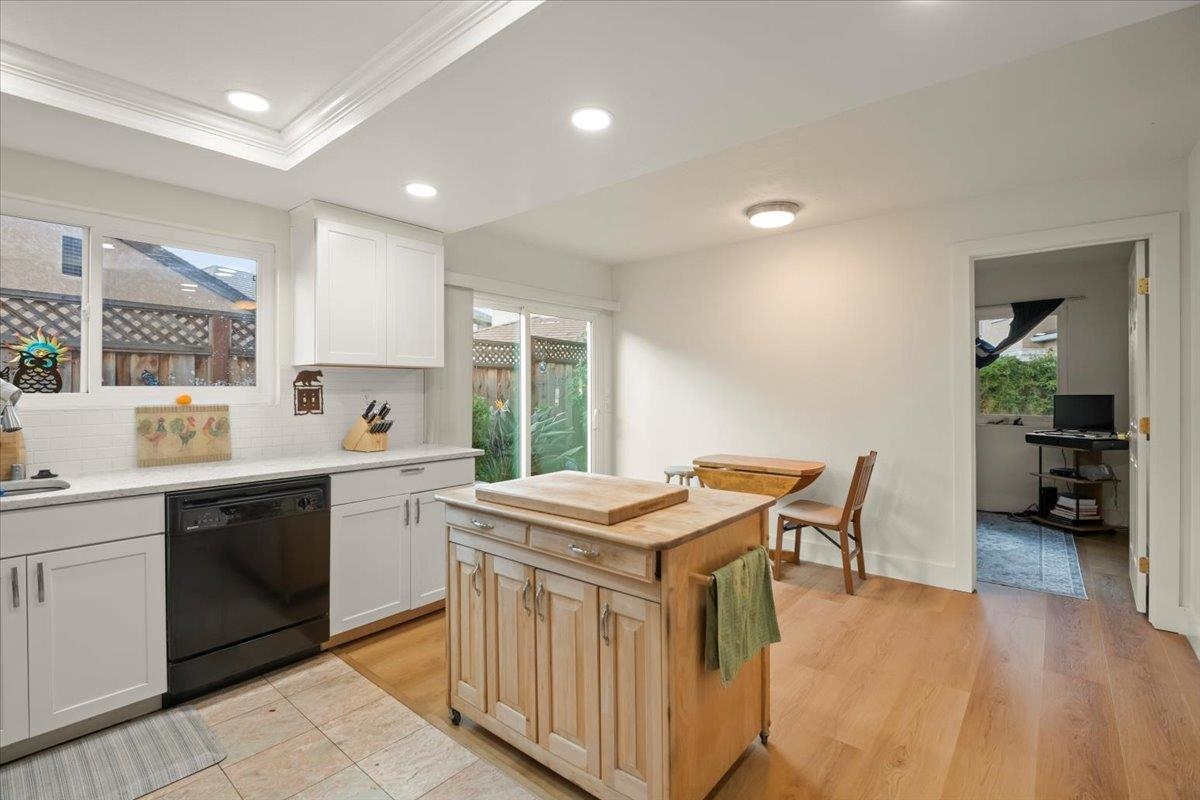 Detail Gallery Image 11 of 24 For 298 Edwin Way, Hayward,  CA 94544 - 3 Beds | 2 Baths