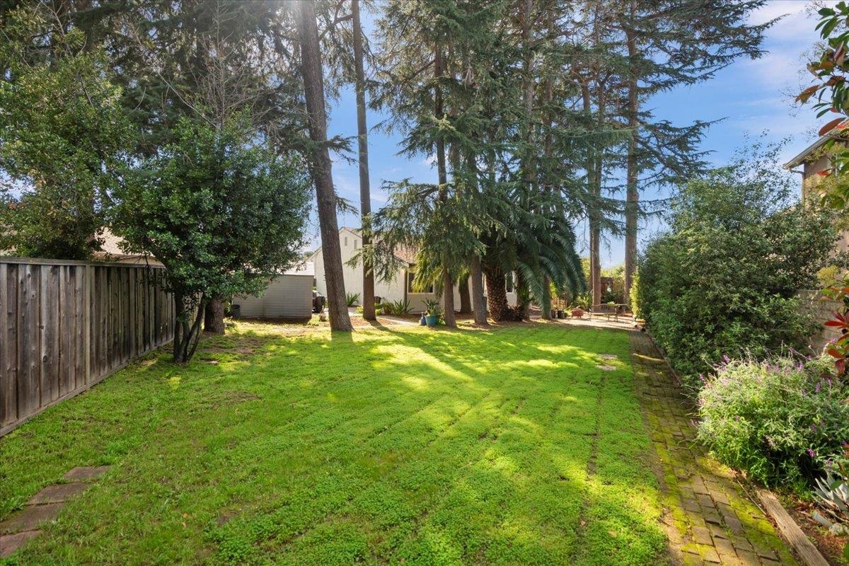 Detail Gallery Image 5 of 24 For 298 Edwin Way, Hayward,  CA 94544 - 3 Beds | 2 Baths