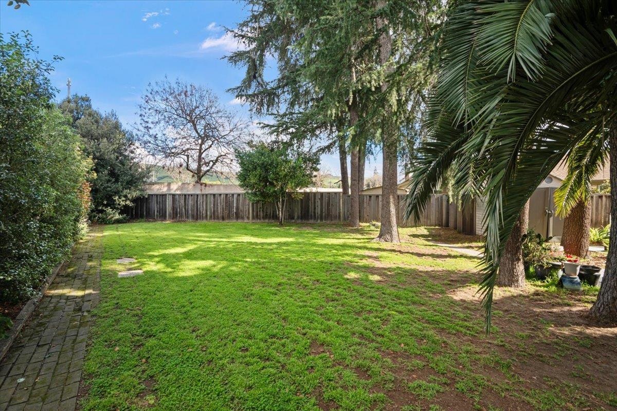 Detail Gallery Image 6 of 24 For 298 Edwin Way, Hayward,  CA 94544 - 3 Beds | 2 Baths