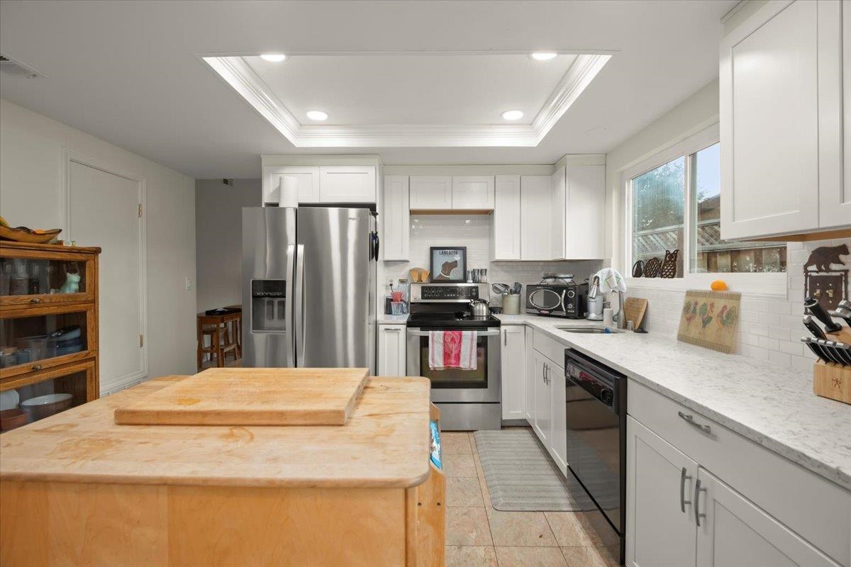 Detail Gallery Image 9 of 24 For 298 Edwin Way, Hayward,  CA 94544 - 3 Beds | 2 Baths