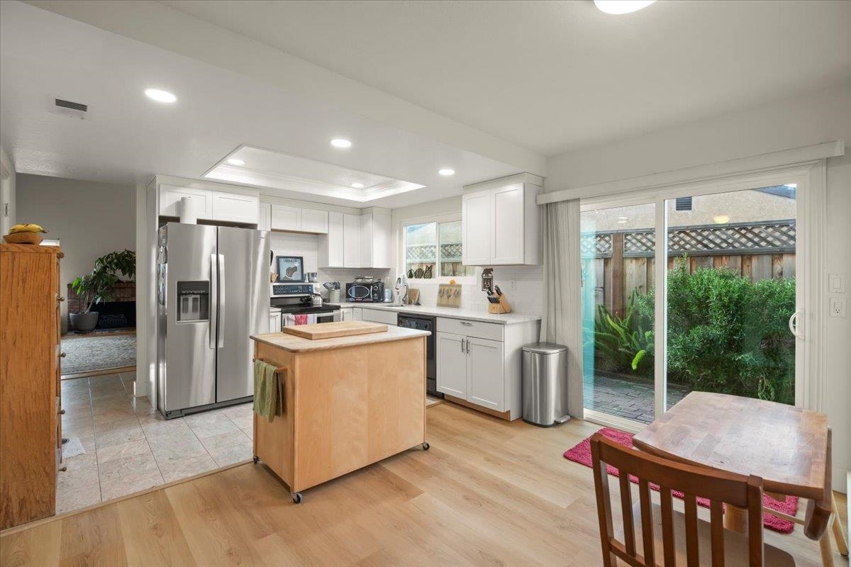 Detail Gallery Image 10 of 24 For 298 Edwin Way, Hayward,  CA 94544 - 3 Beds | 2 Baths