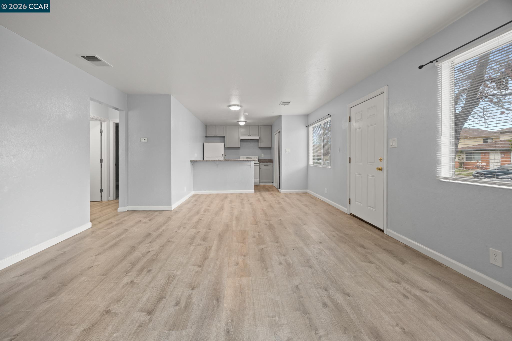 Photo #2: 41124255 Listing: Photo #2