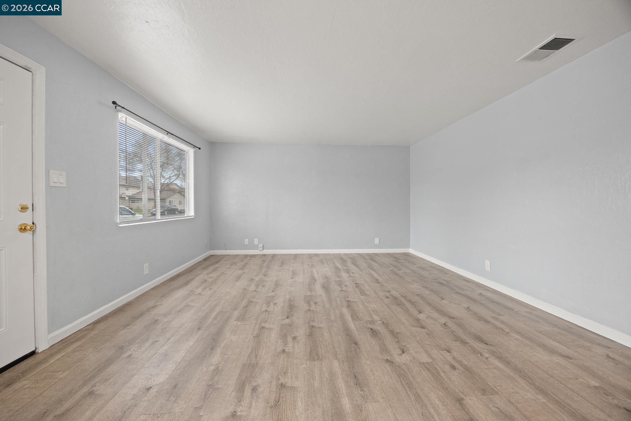 Photo #4: 41124255 Listing: Photo #4