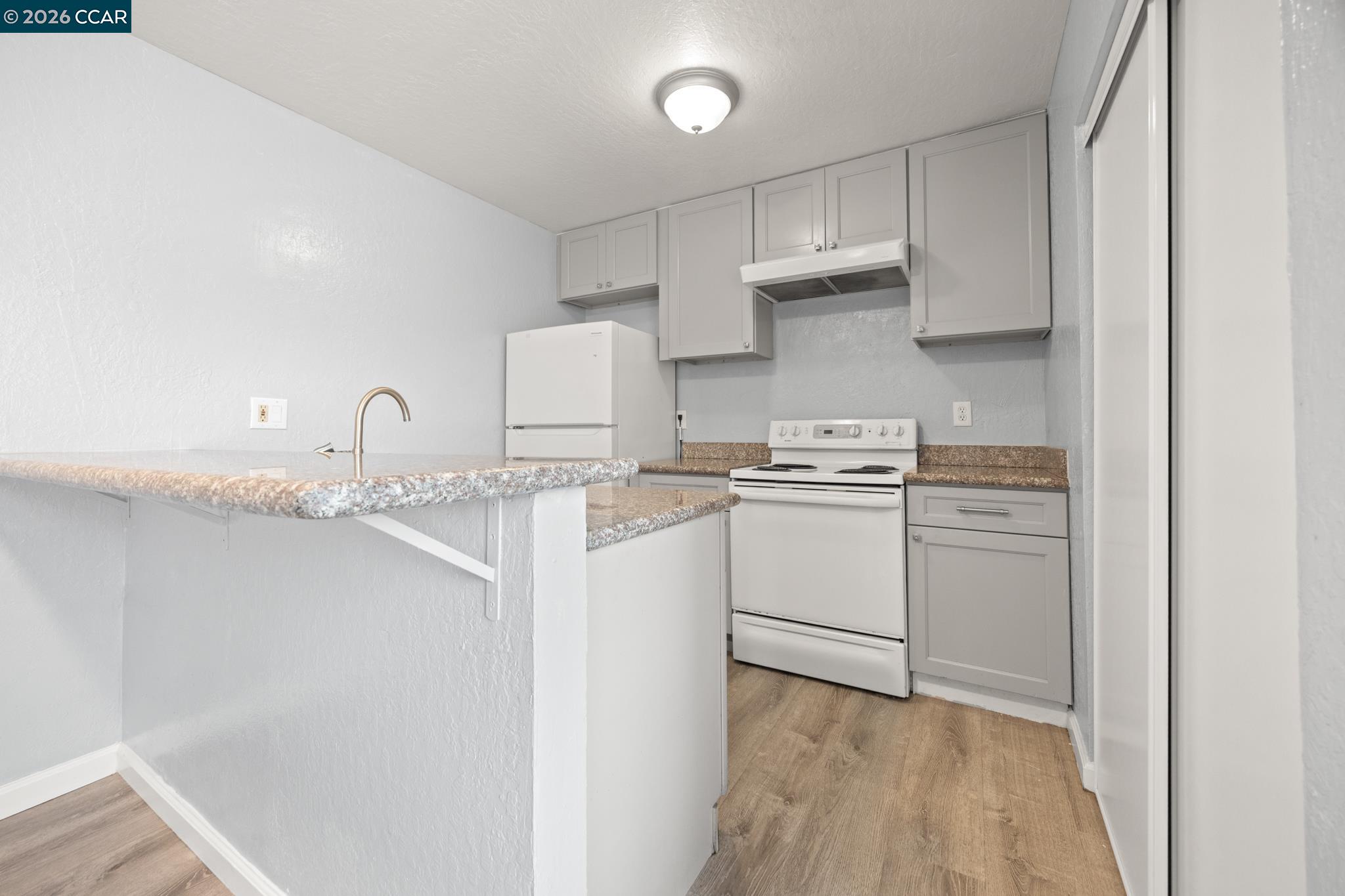 Photo #7: 41124255 Listing: Photo #7